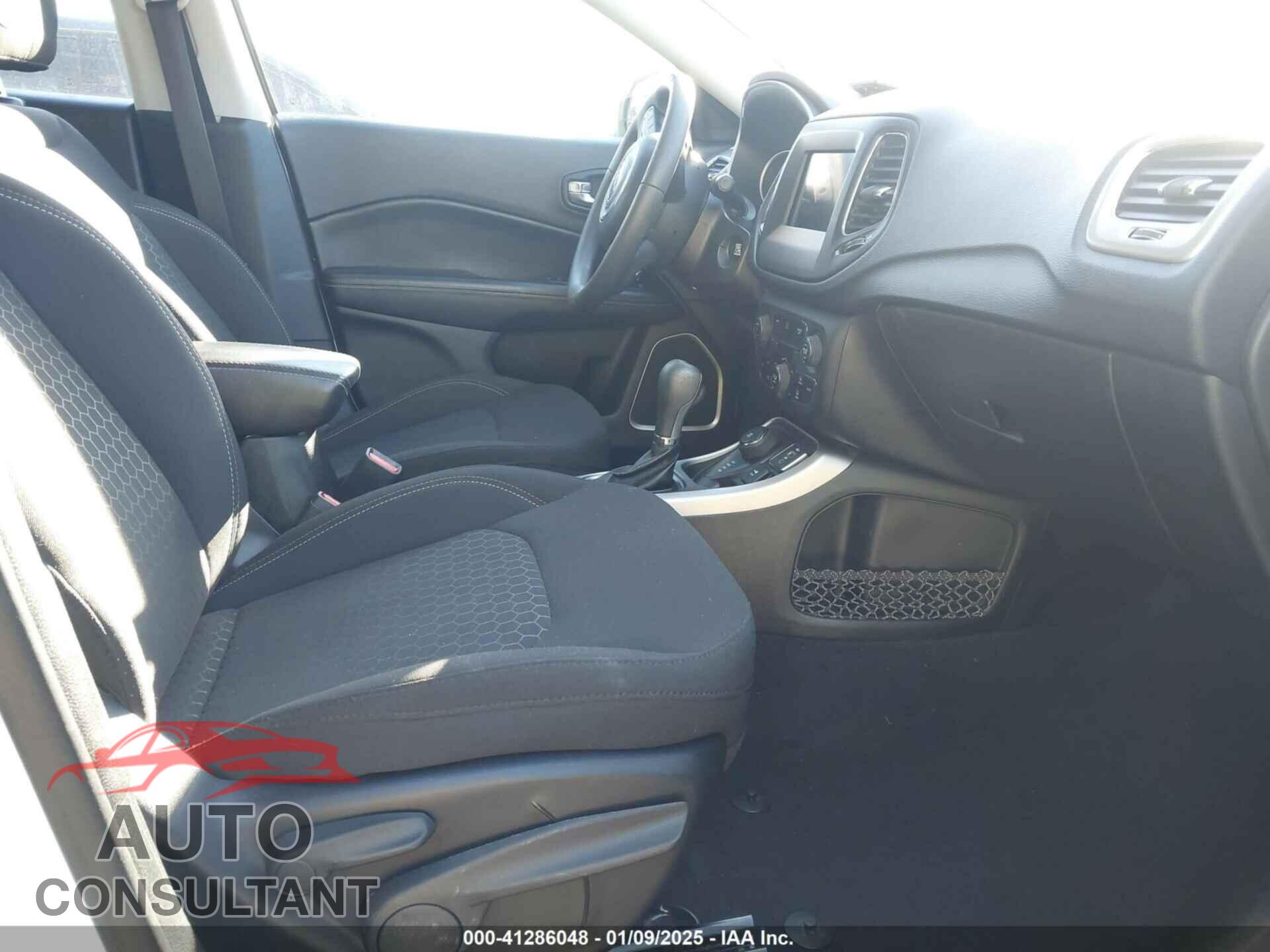 JEEP COMPASS 2020 - 3C4NJDAB3LT210111