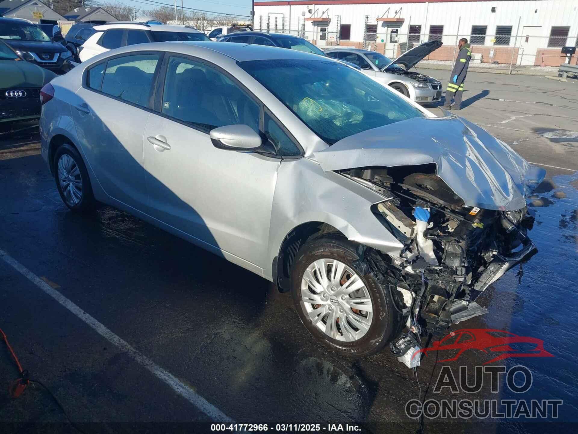 KIA FORTE 2018 - 3KPFK4A76JE238418