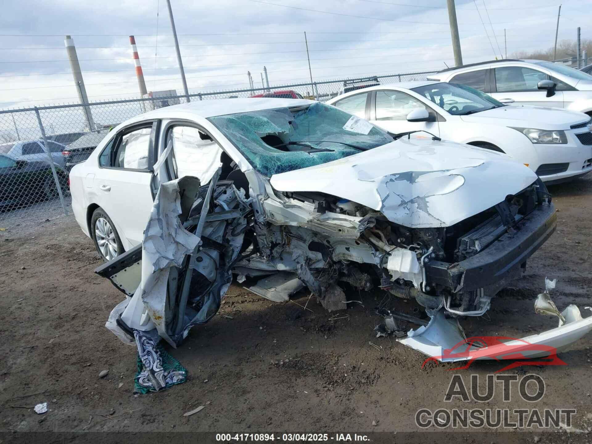 VOLKSWAGEN PASSAT 2015 - 1VWAT7A33FC099429