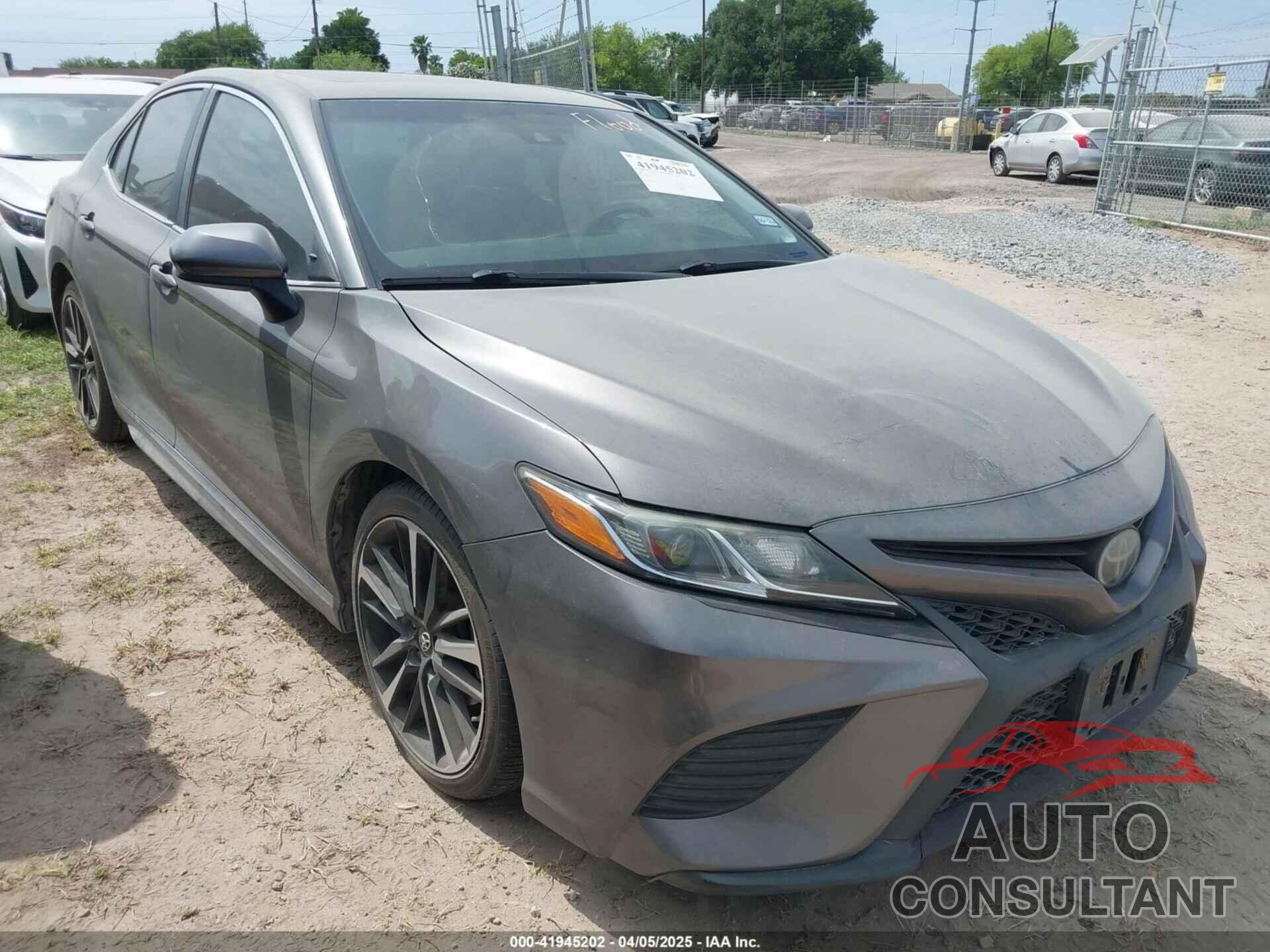 TOYOTA CAMRY 2018 - 4T1B11HK3JU031721