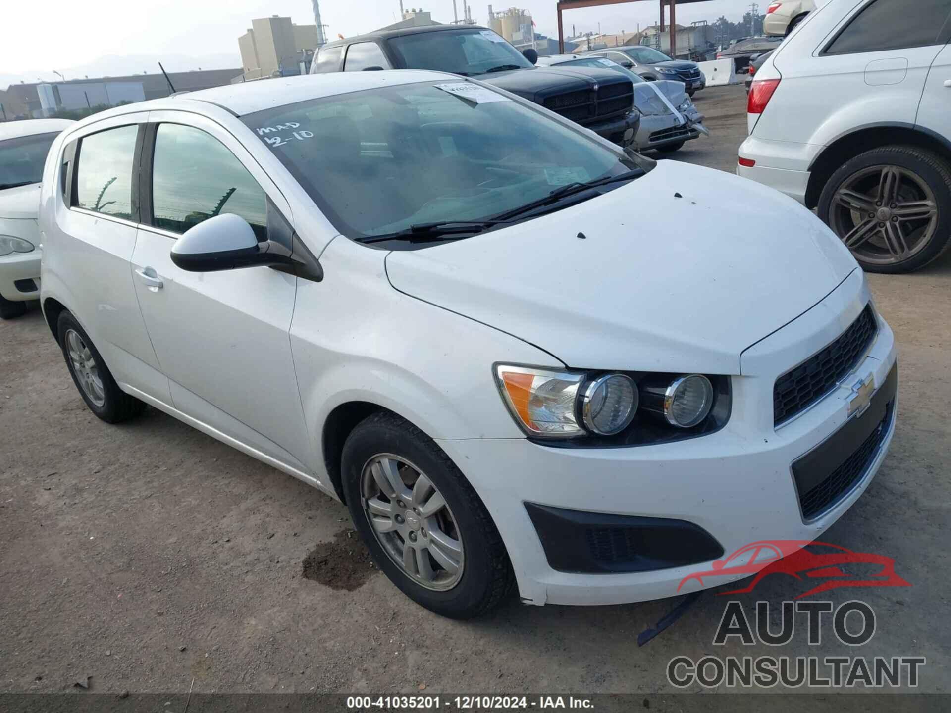 CHEVROLET SONIC 2015 - 1G1JC6SH5F4173881