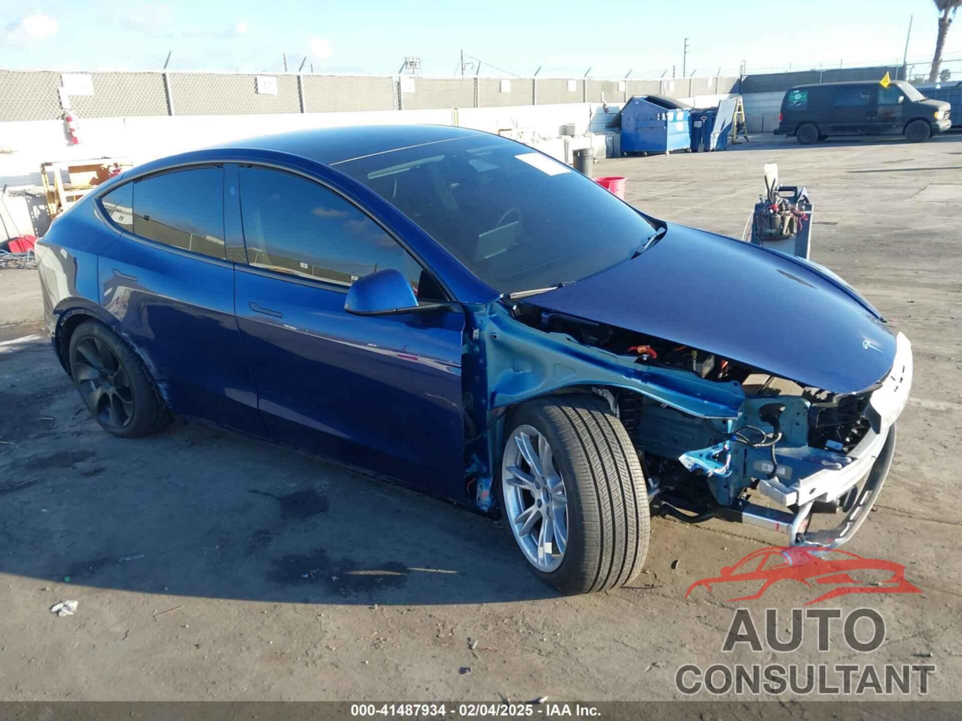 TESLA MODEL Y 2024 - 7SAYGDEE2RA242815