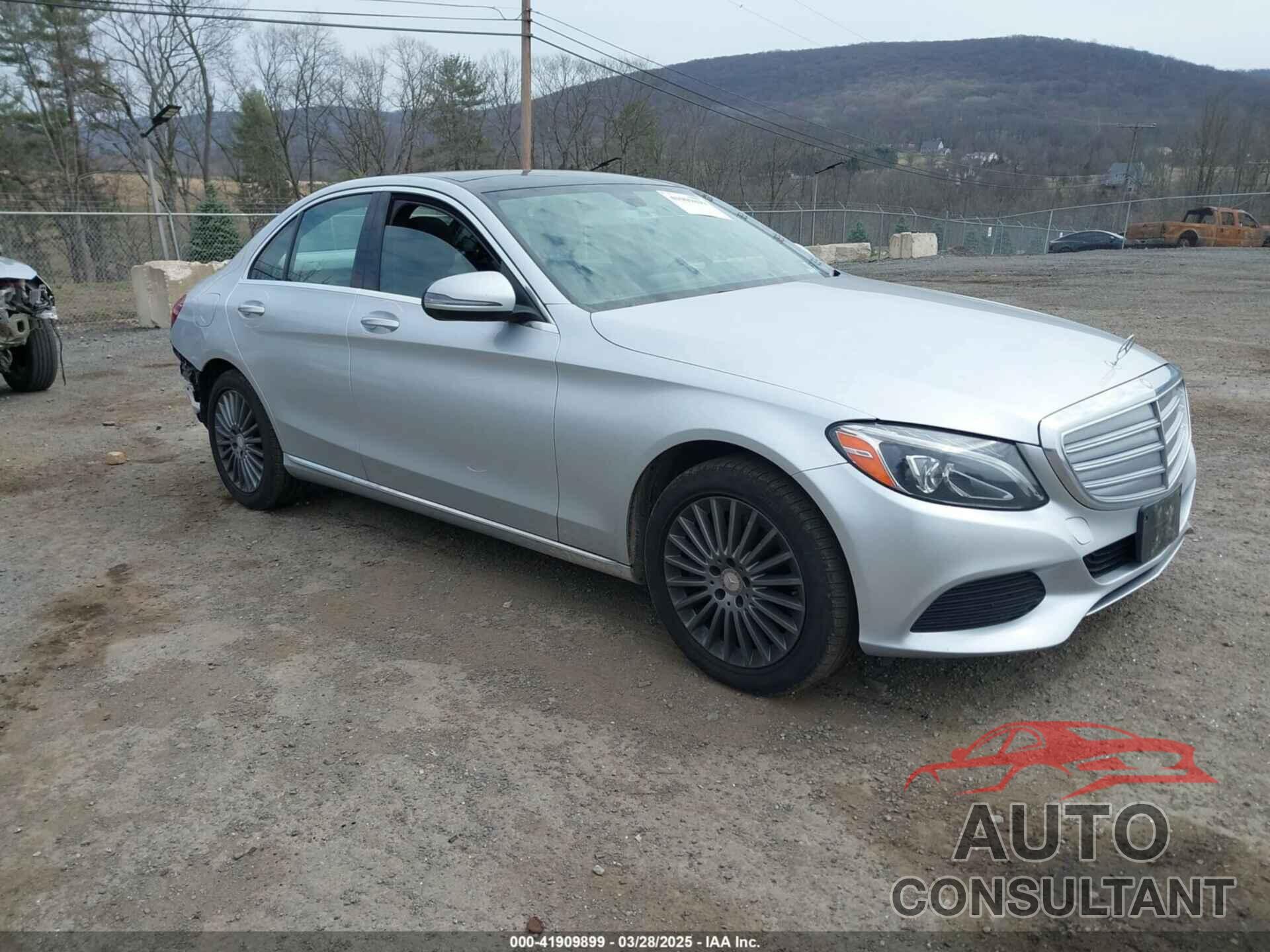 MERCEDES-BENZ C 300 2015 - 55SWF4KBXFU017542