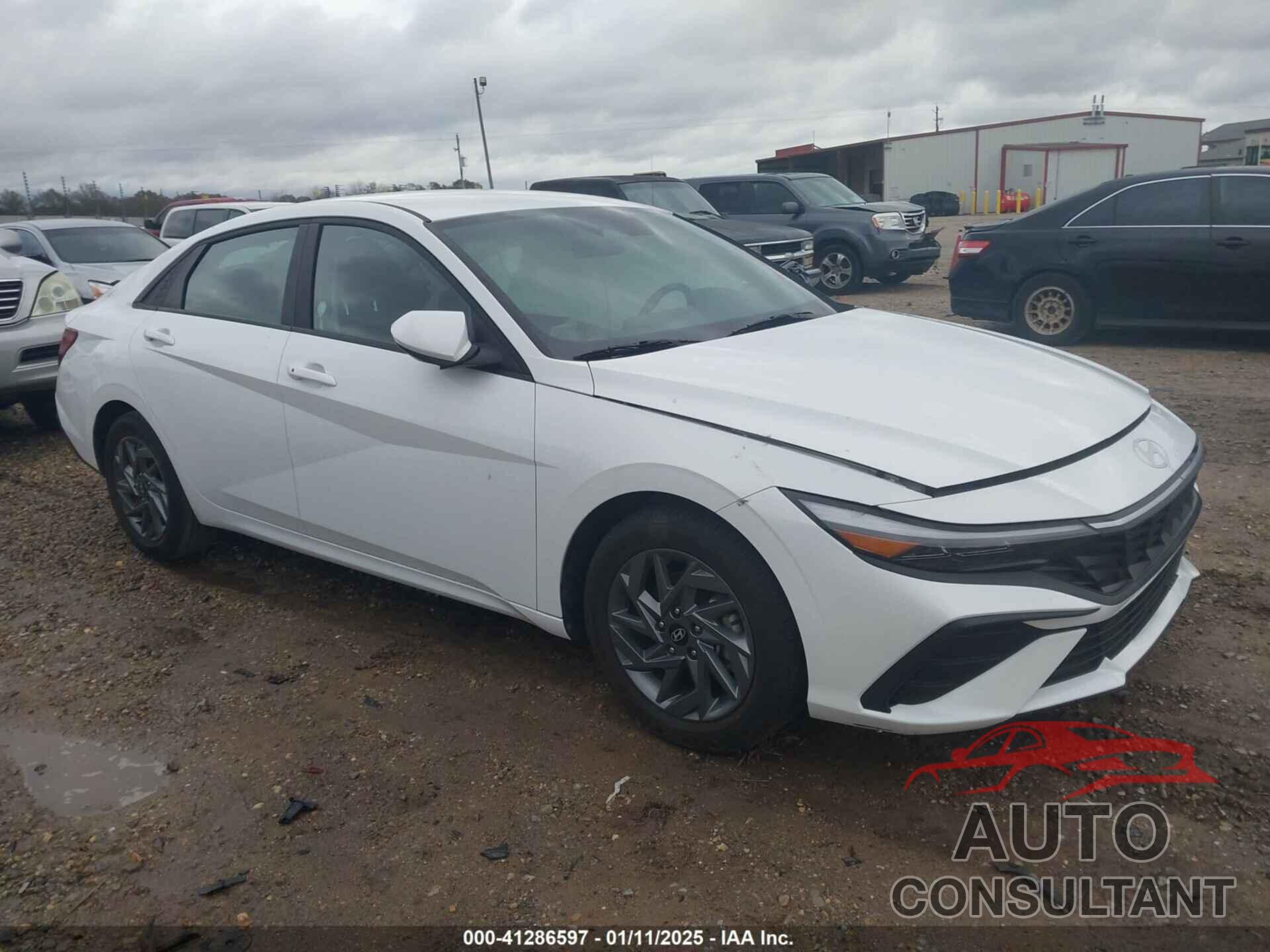 HYUNDAI ELANTRA 2024 - KMHLM4DG0RU651730