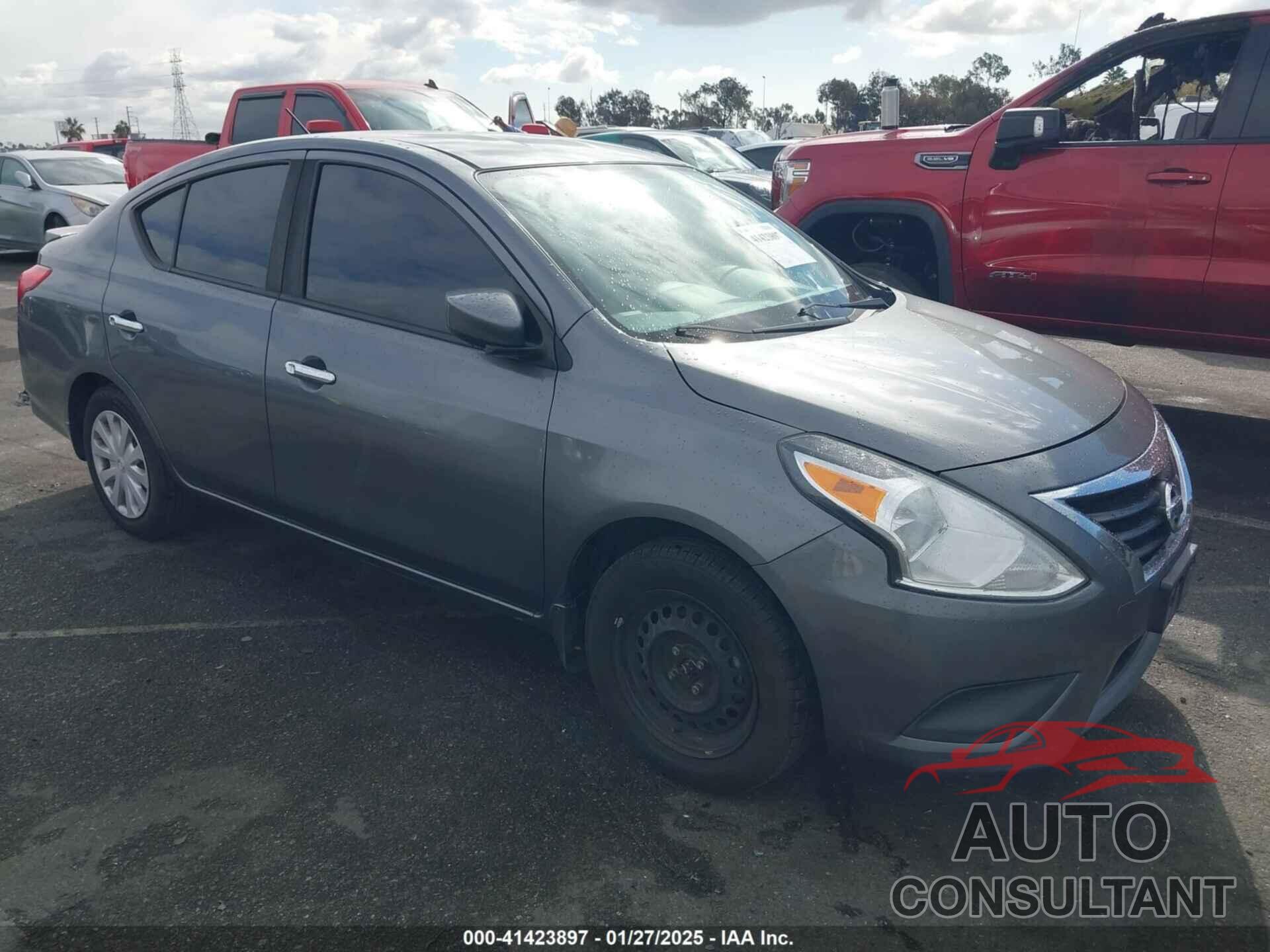 NISSAN VERSA 2017 - 3N1CN7AP3HL823879