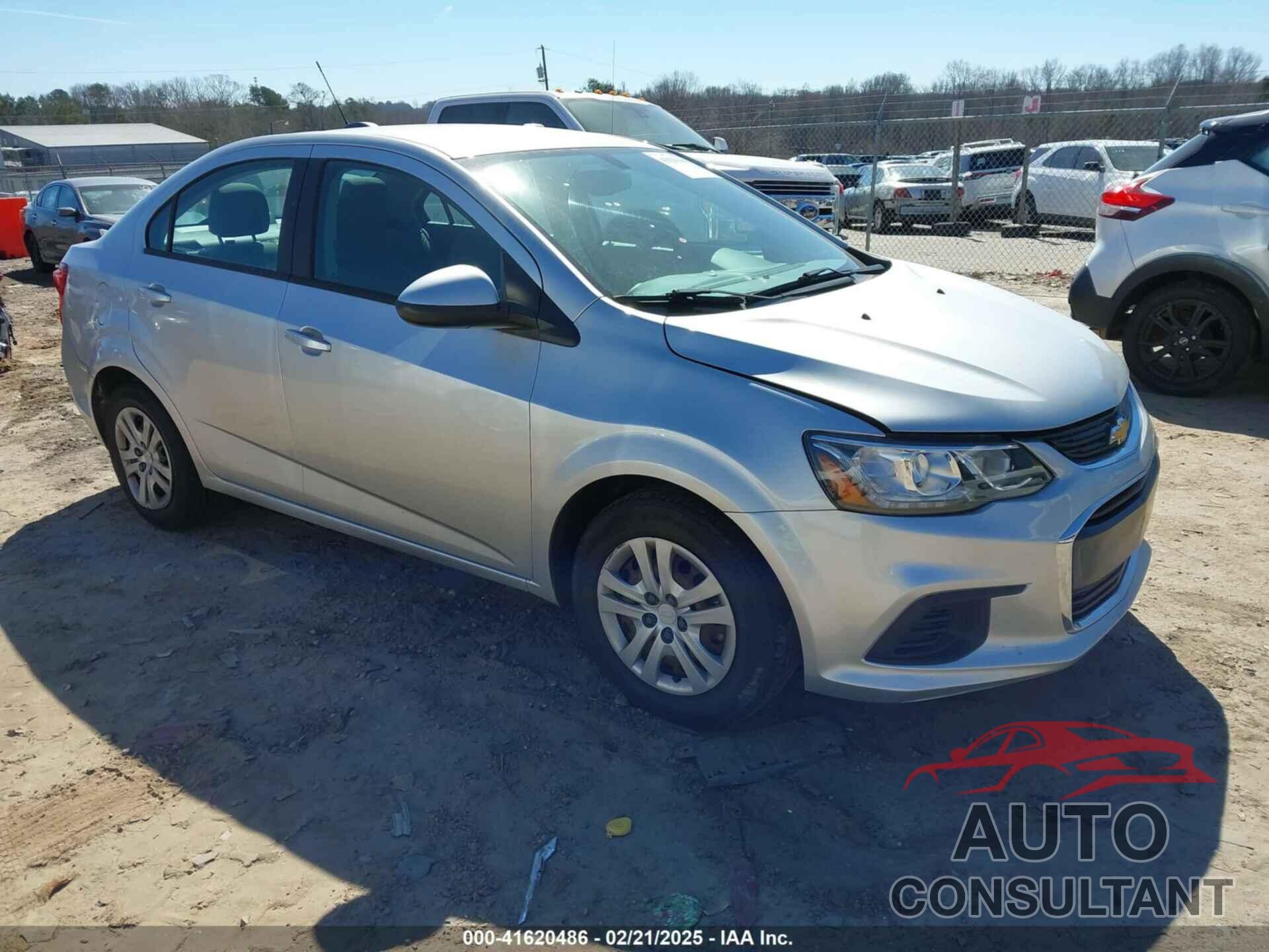 CHEVROLET SONIC 2018 - 1G1JB5SH2J4112817