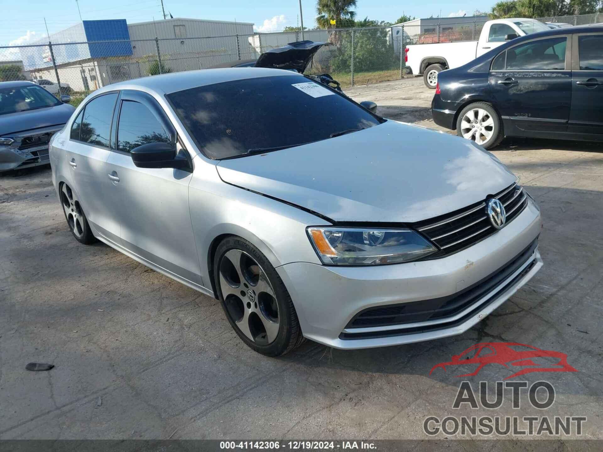 VOLKSWAGEN JETTA 2015 - 3VW2K7AJ5FM311395