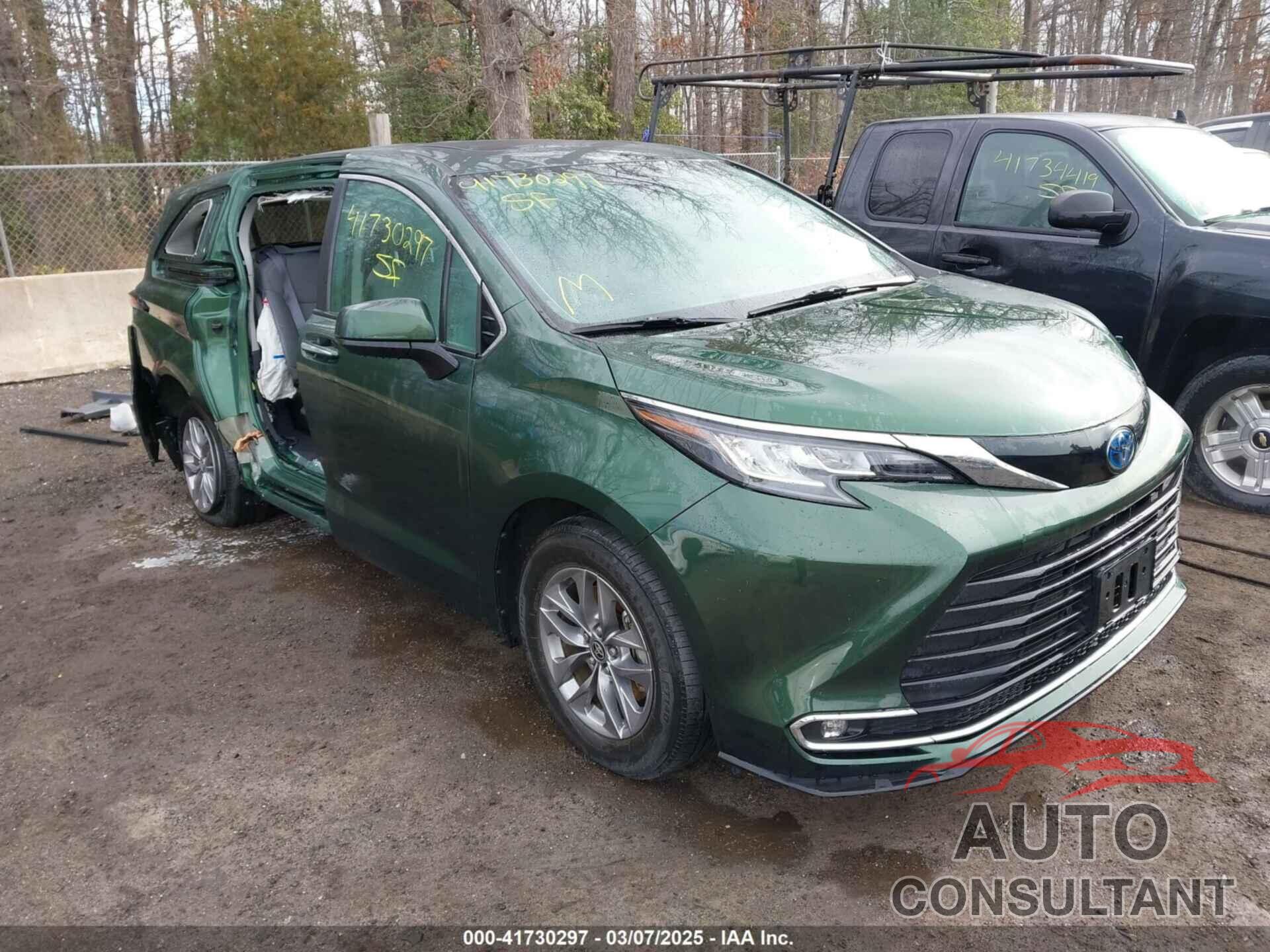 TOYOTA SIENNA 2023 - 5TDYRKEC5PS139166