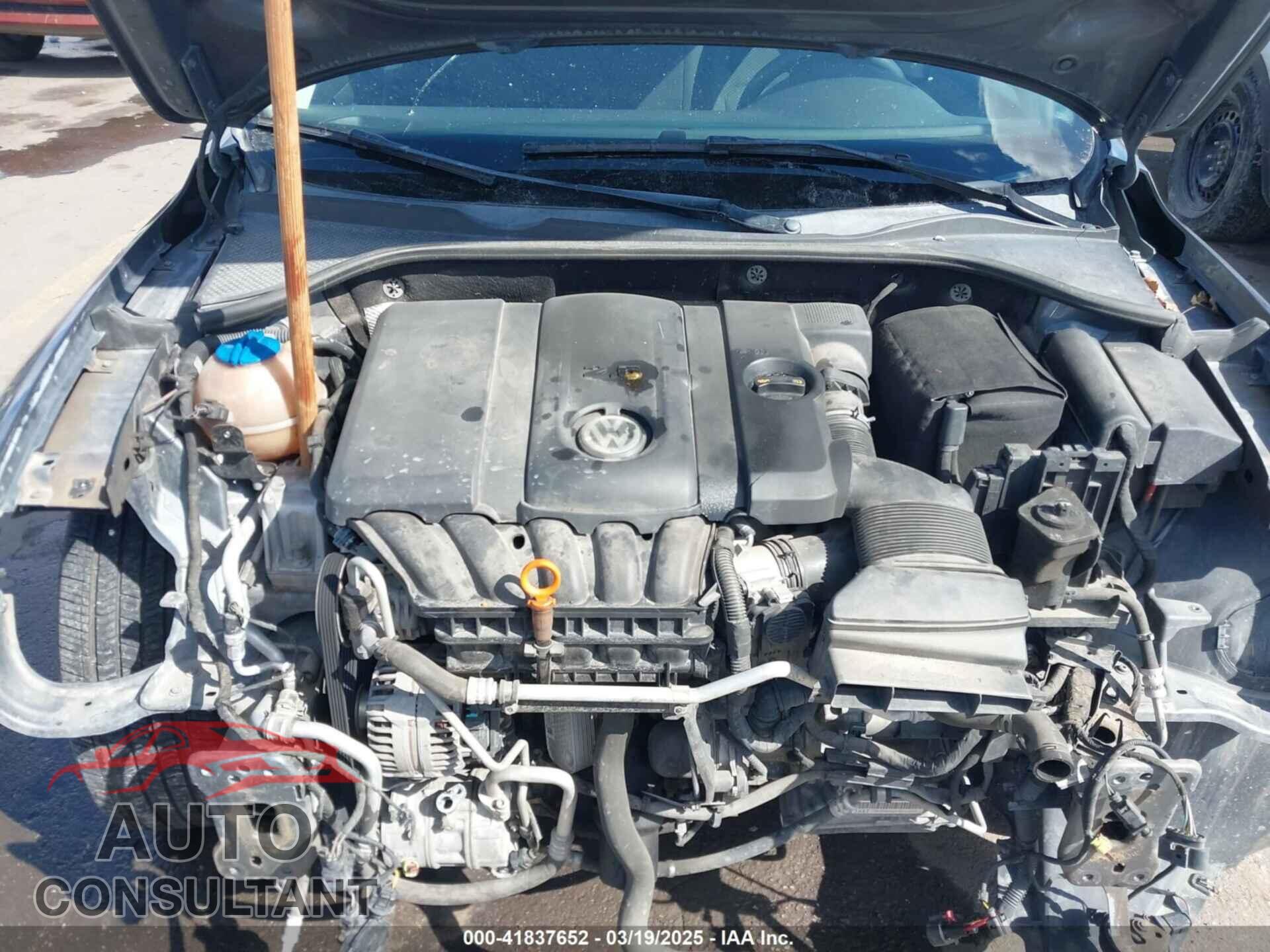VOLKSWAGEN PASSAT 2013 - 1VWAP7A35DC083220