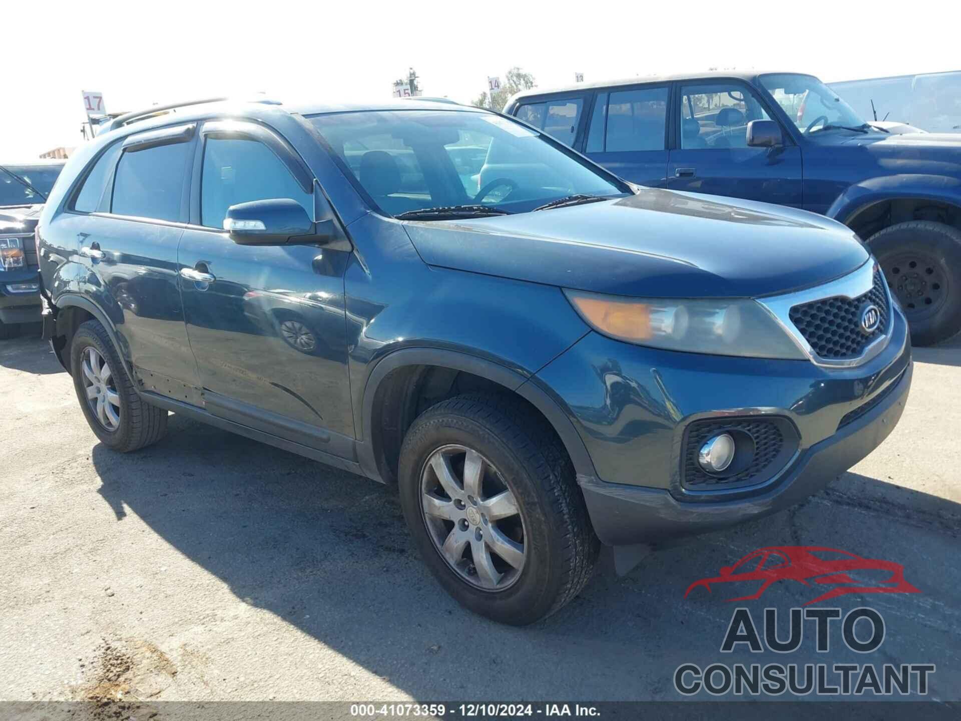 KIA SORENTO 2011 - 5XYKT3A15BG001764