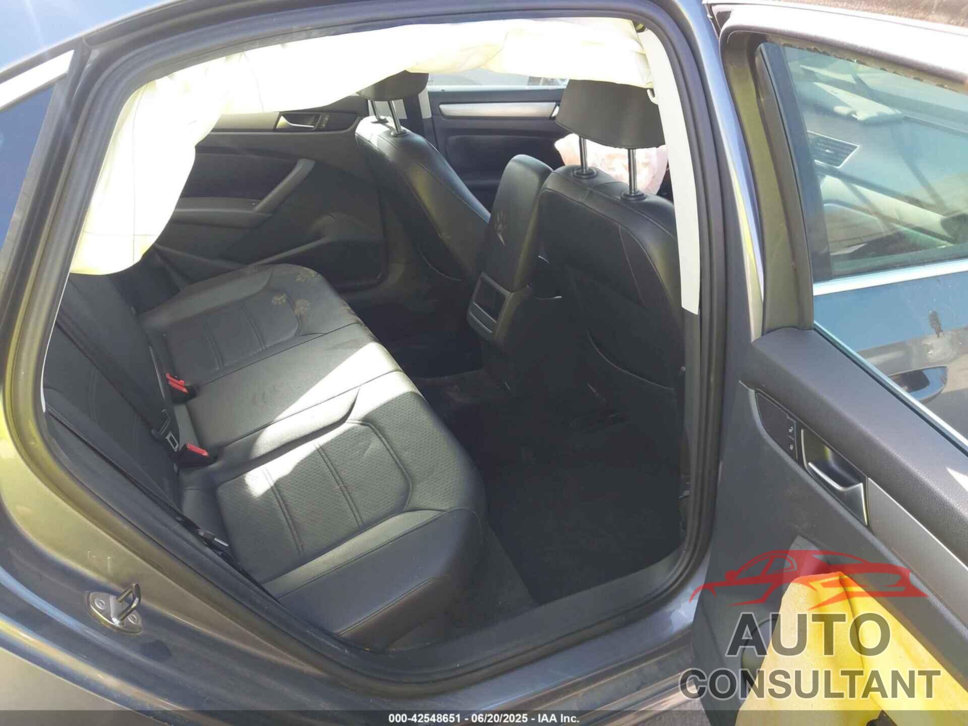 VOLKSWAGEN PASSAT 2014 - 1VWAS7A37EC044810