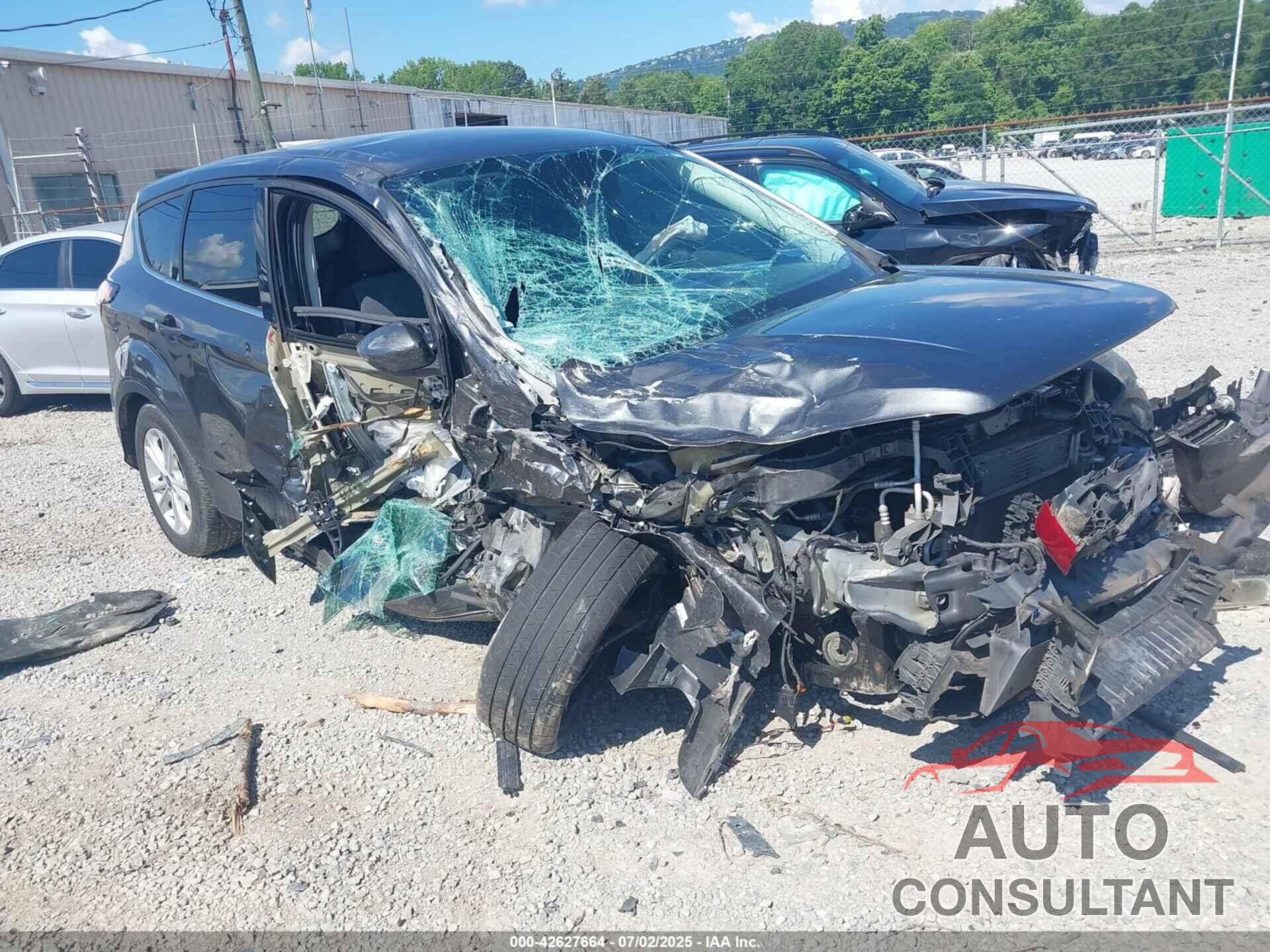 FORD ESCAPE 2017 - 1FMCU0G93HUE00690