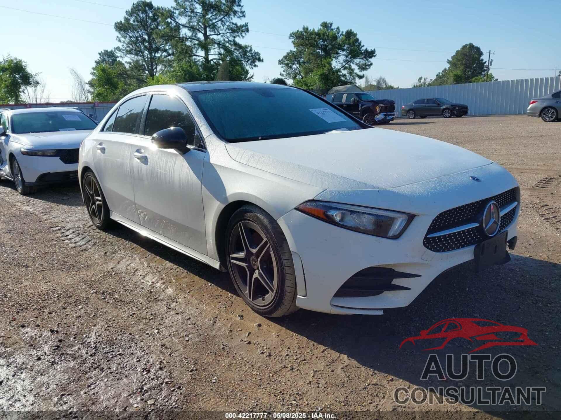 MERCEDES-BENZ A 220 2020 - W1K3G4FBXLW045365