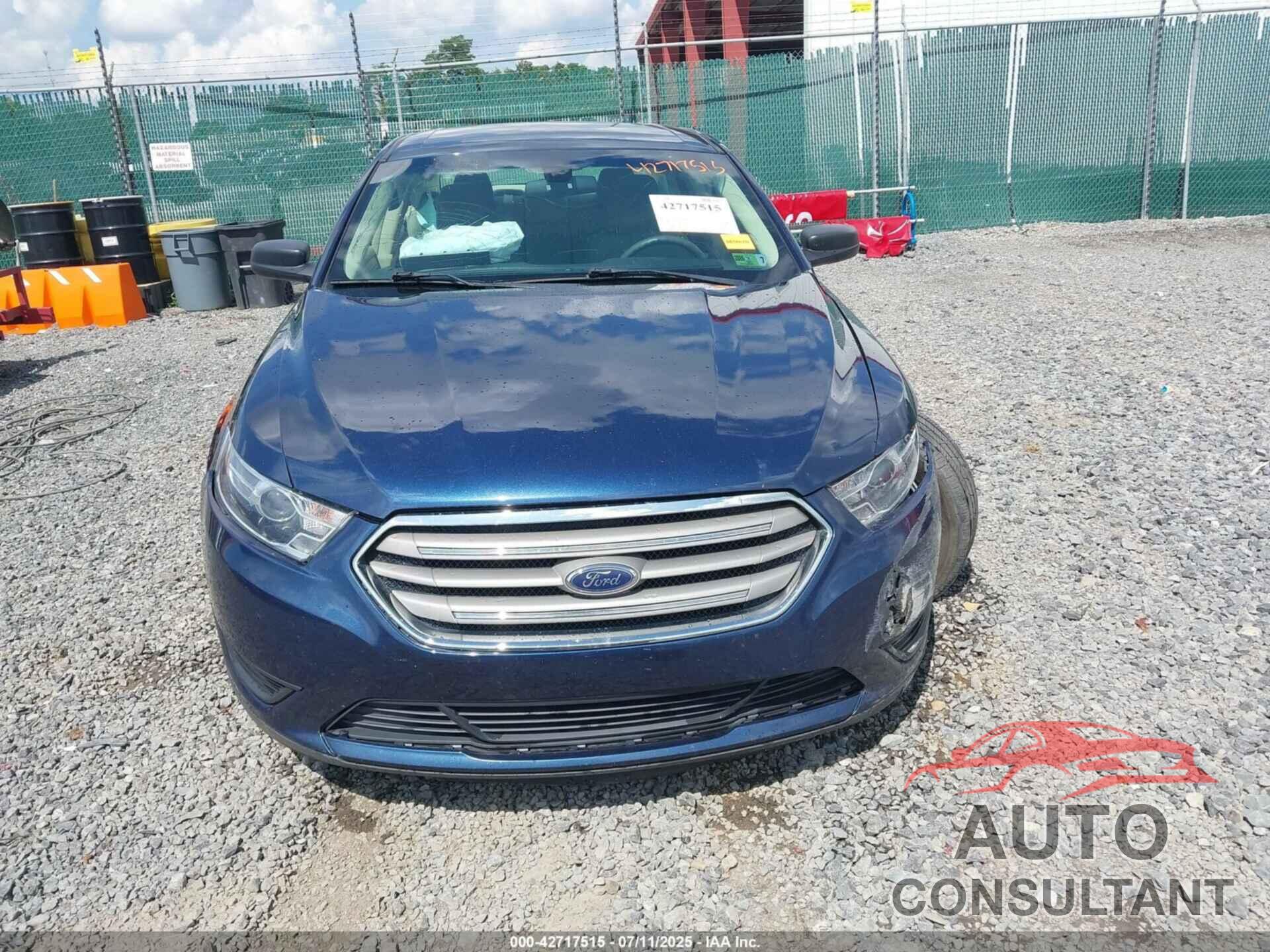 FORD TAURUS 2017 - 1FAHP2D82HG135001