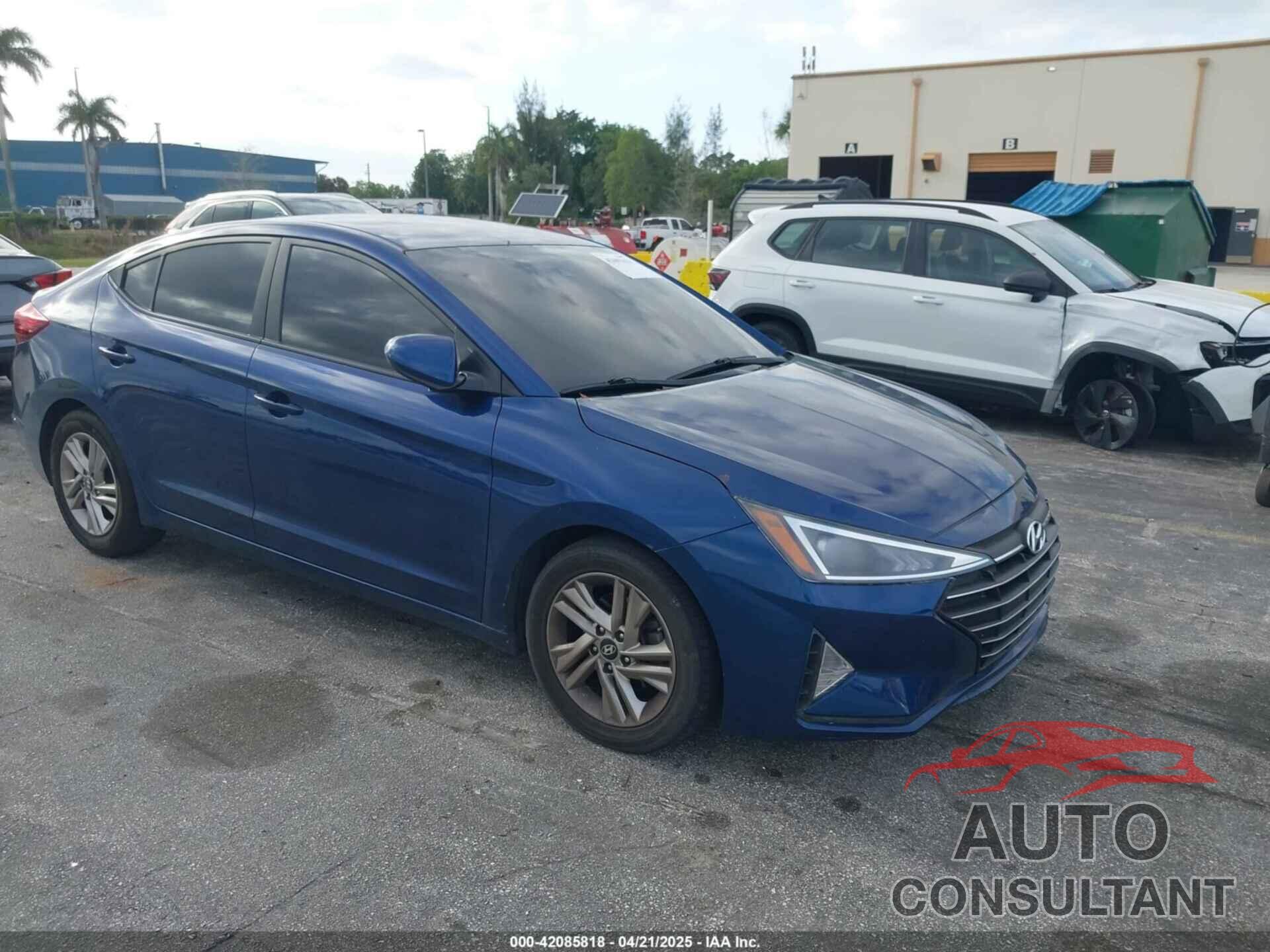 HYUNDAI ELANTRA 2019 - 5NPD84LF3KH481692