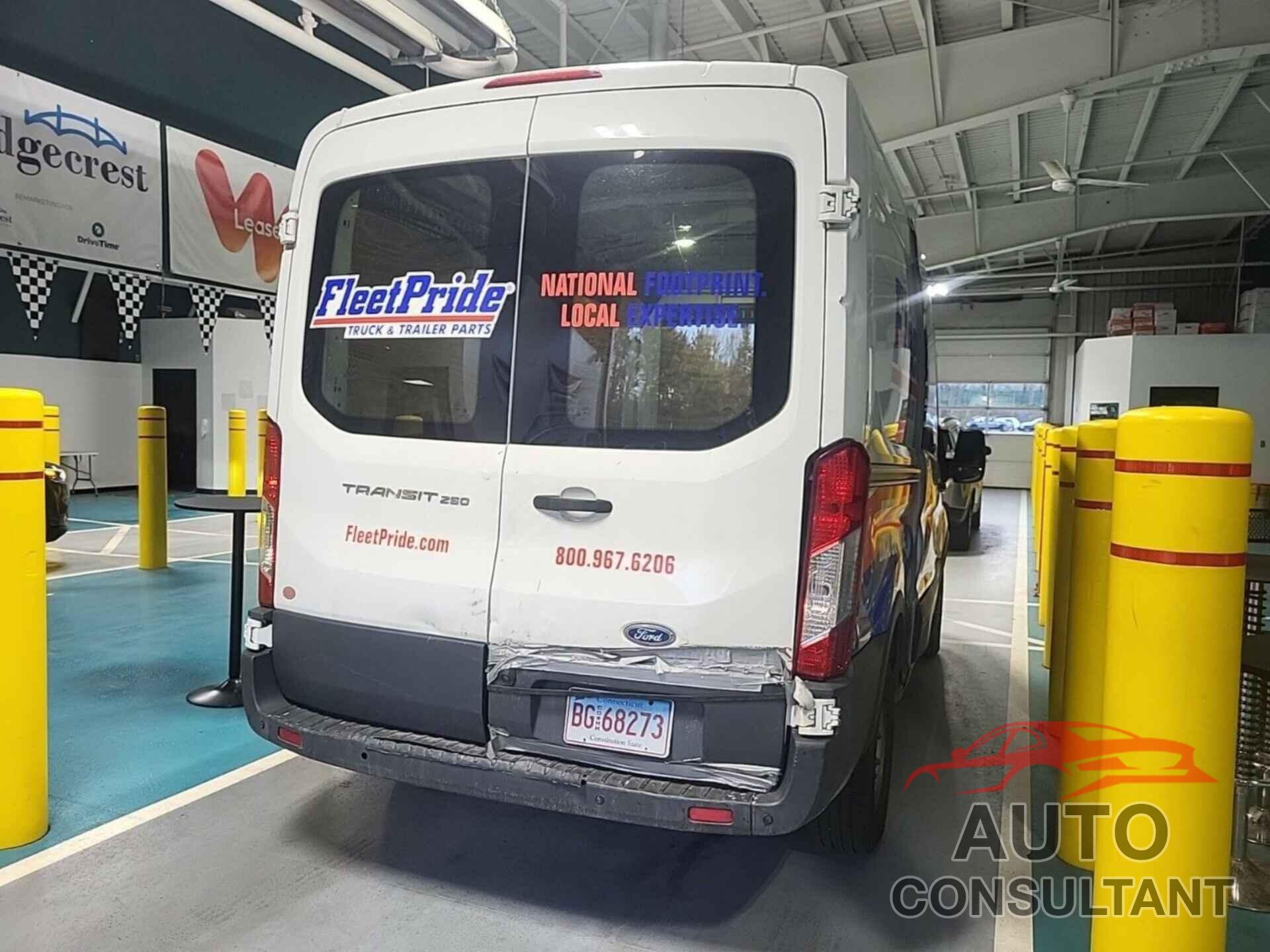 FORD TRANSIT 2017 - 1FTYR1CM2HKB33811