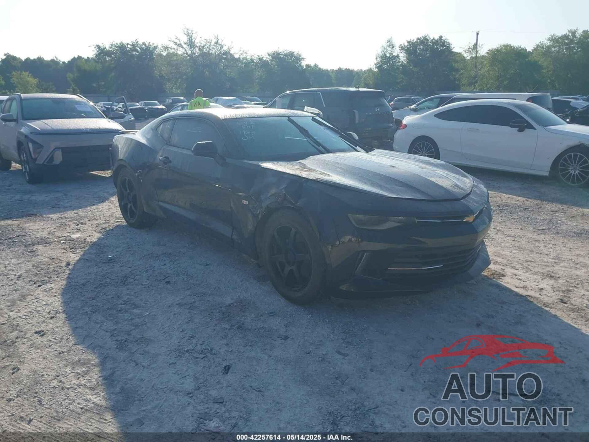 CHEVROLET CAMARO 2017 - 1G1FD1RS8H0192877