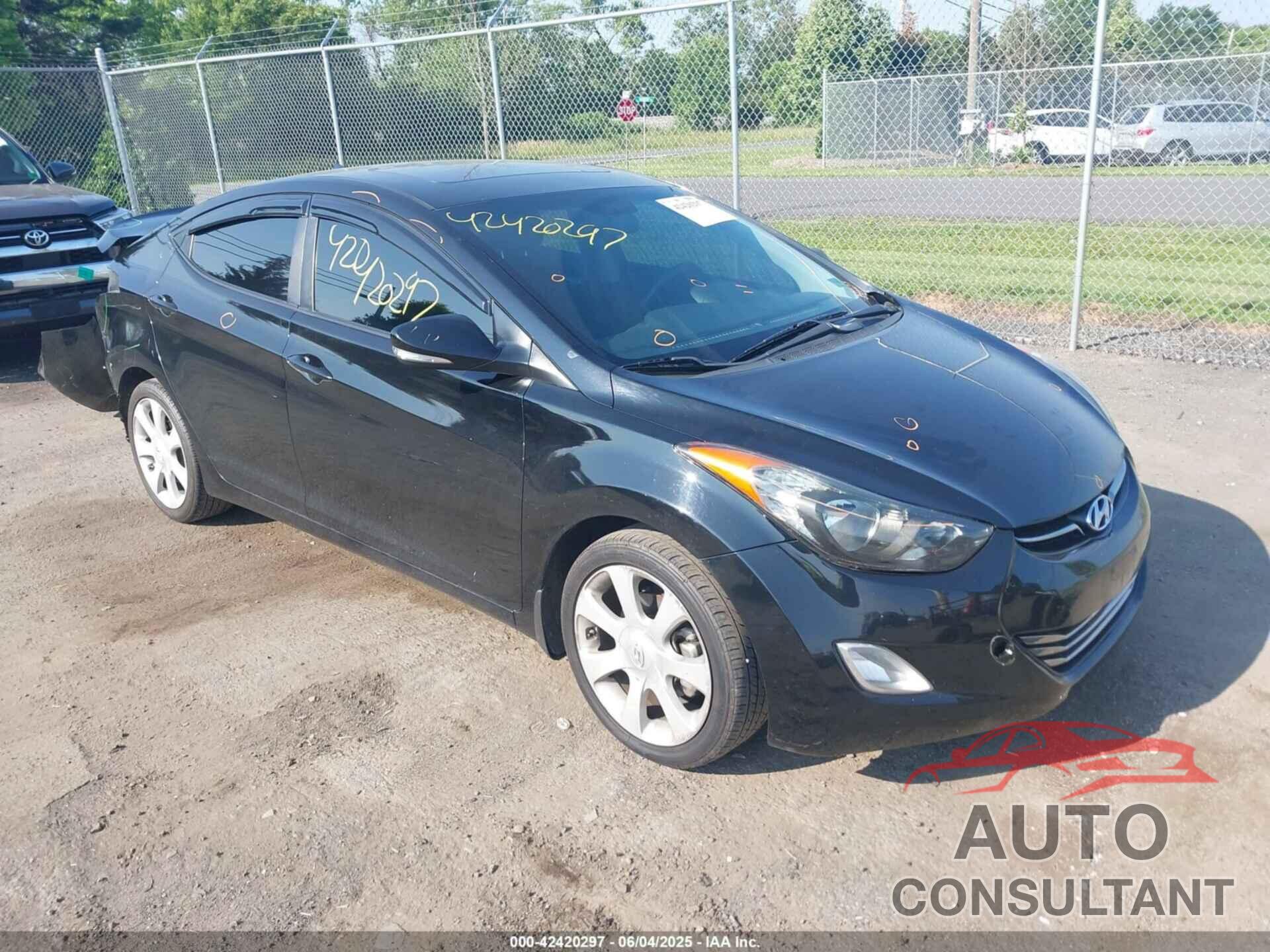 HYUNDAI ELANTRA 2013 - KMHDH4AE3DU556826