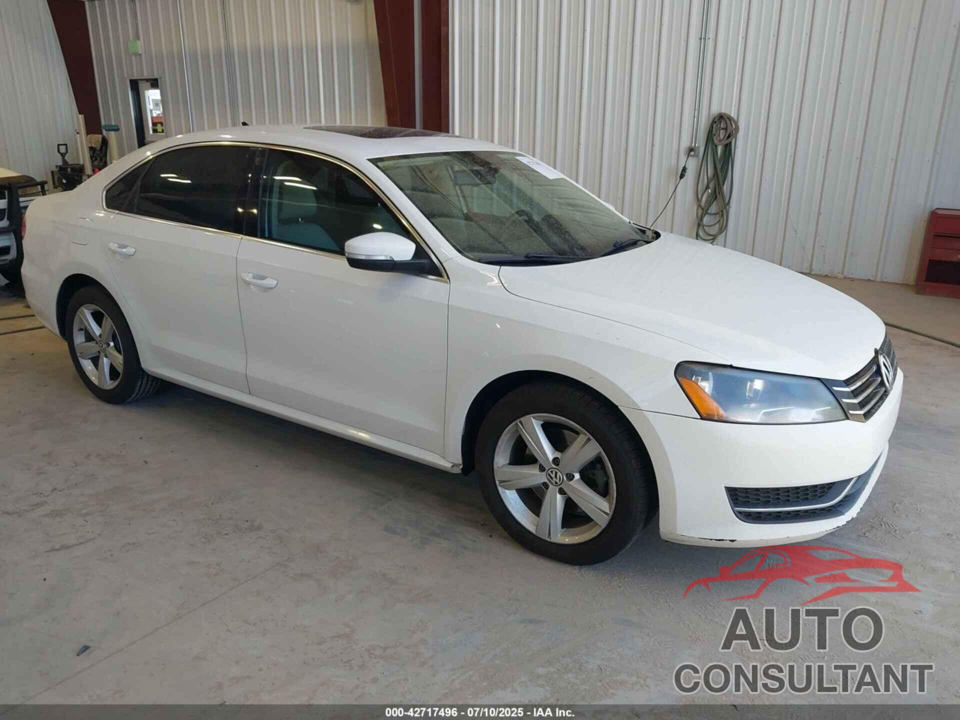 VOLKSWAGEN PASSAT 2013 - 1VWBP7A30DC025164