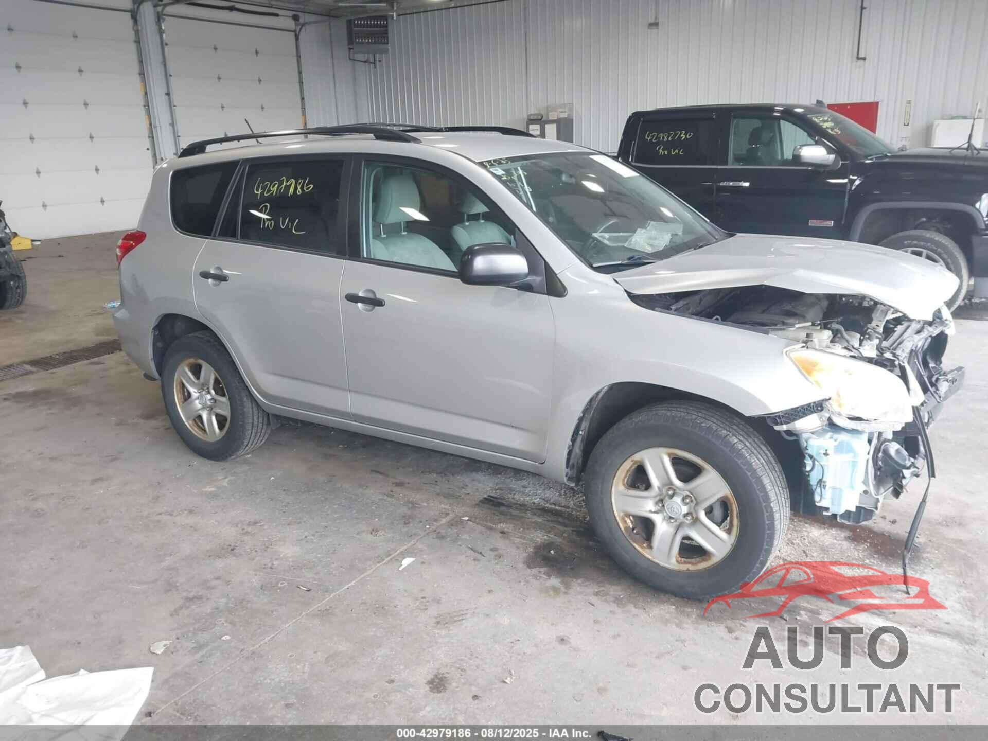 TOYOTA RAV4 2011 - JTMBF4DV2BD040306