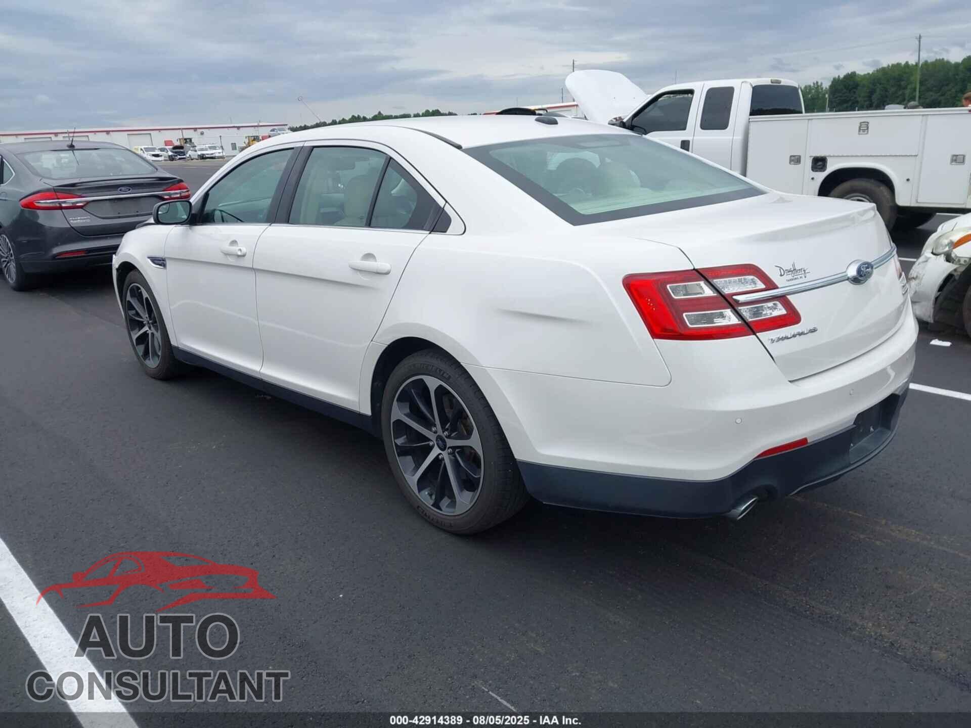 FORD TAURUS 2014 - 1FAHP2E88EG181569