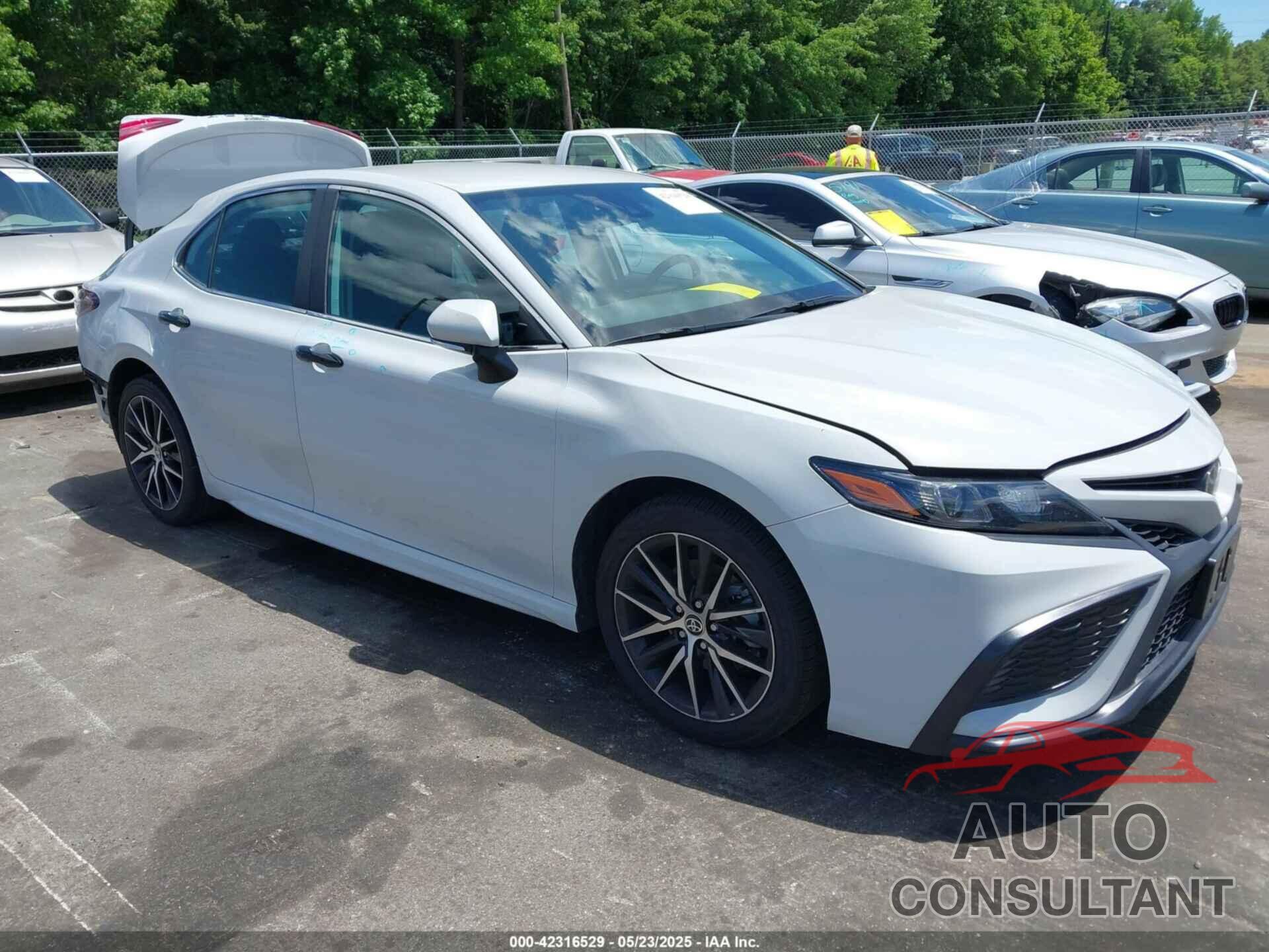 TOYOTA CAMRY 2022 - 4T1G11AK2NU007111