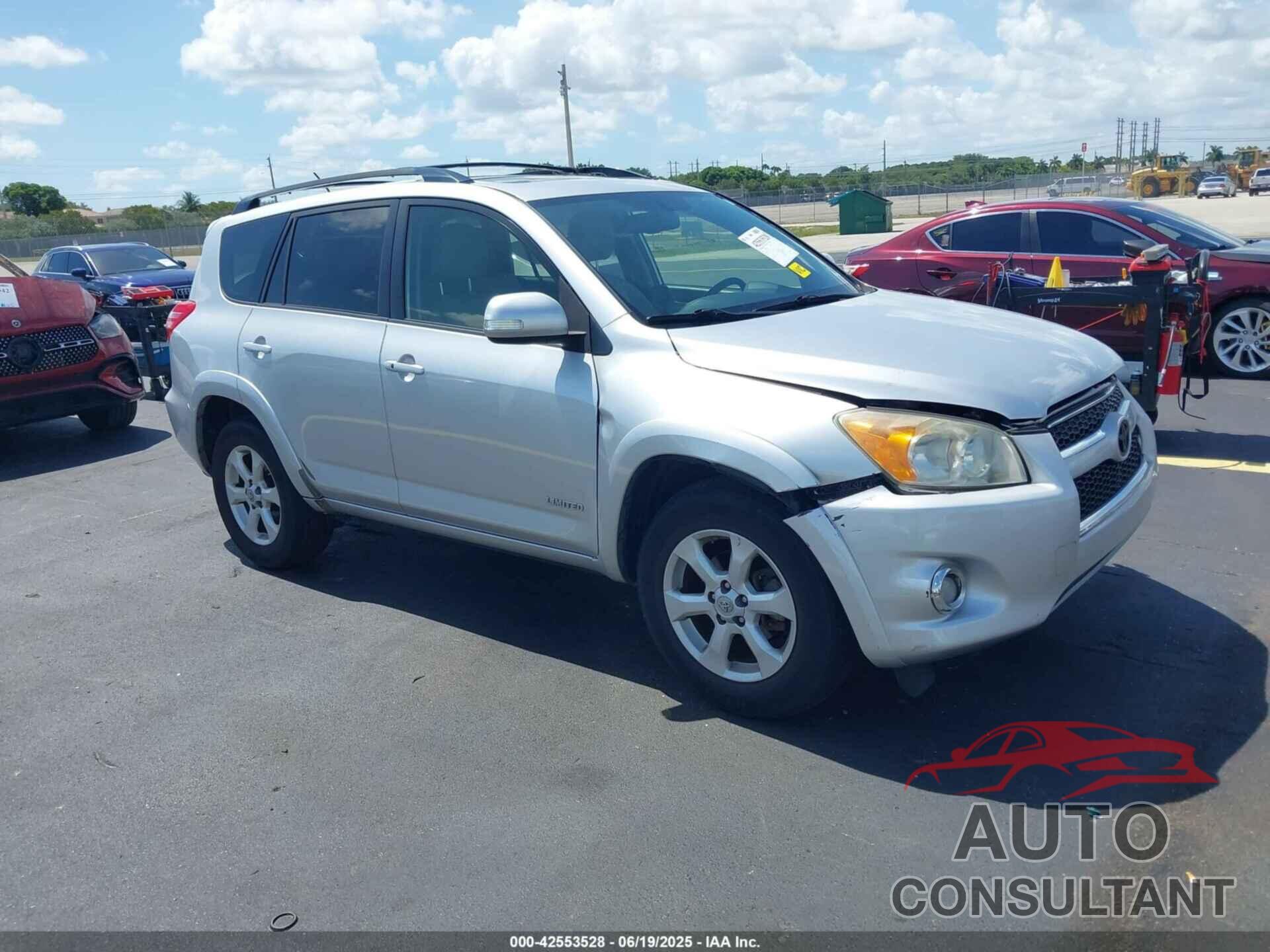 TOYOTA RAV4 2012 - JTMYK4DV2C5027847