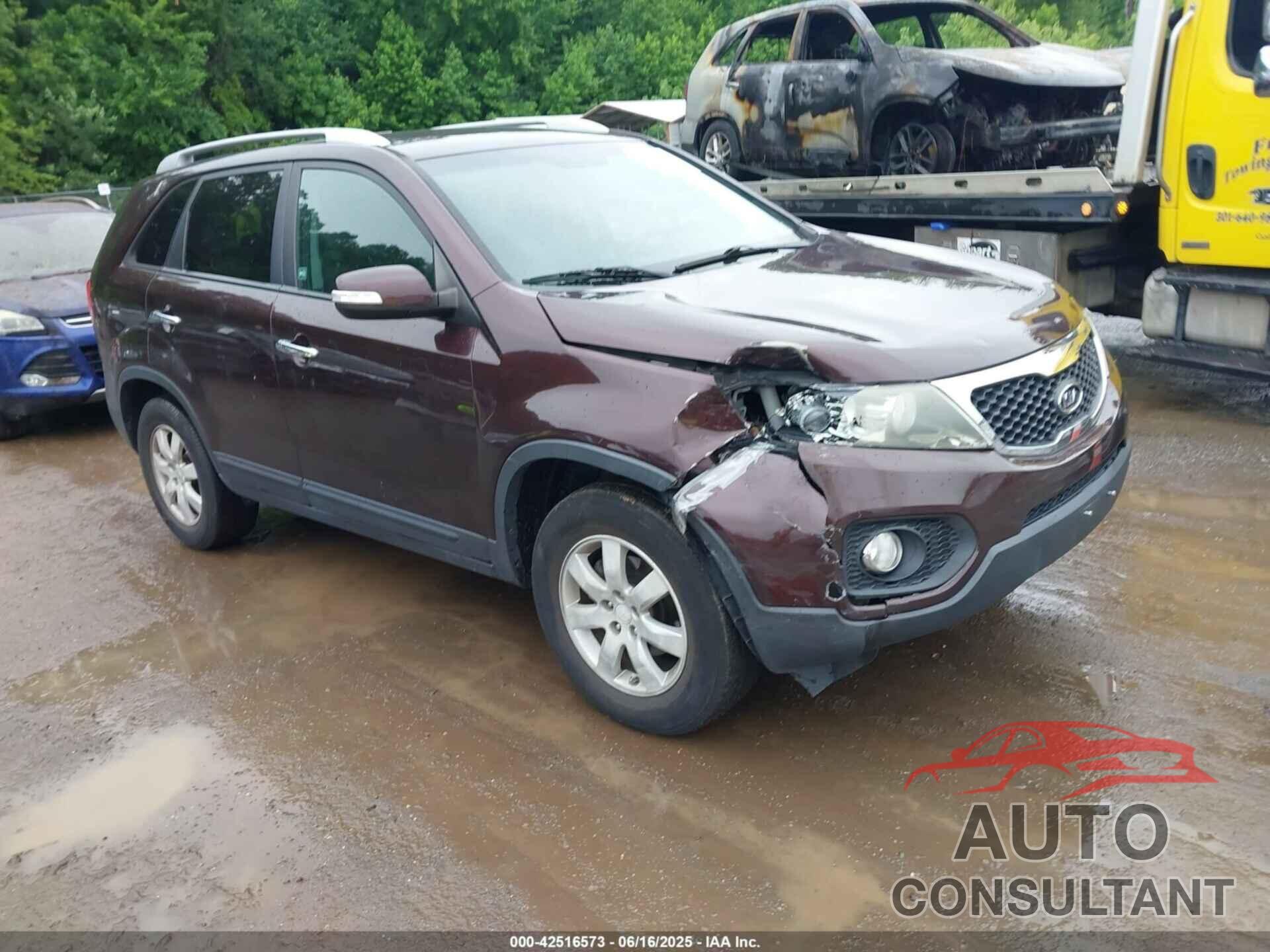 KIA SORENTO 2011 - 5XYKT4A10BG124281