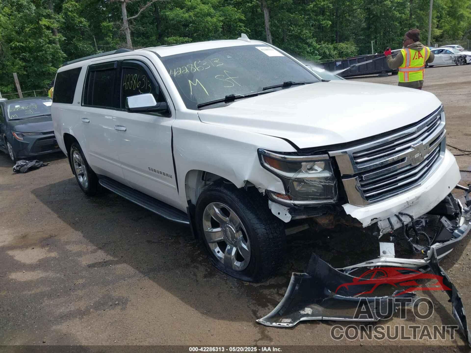 CHEVROLET SUBURBAN 2016 - 1GNSKJKC0GR223605