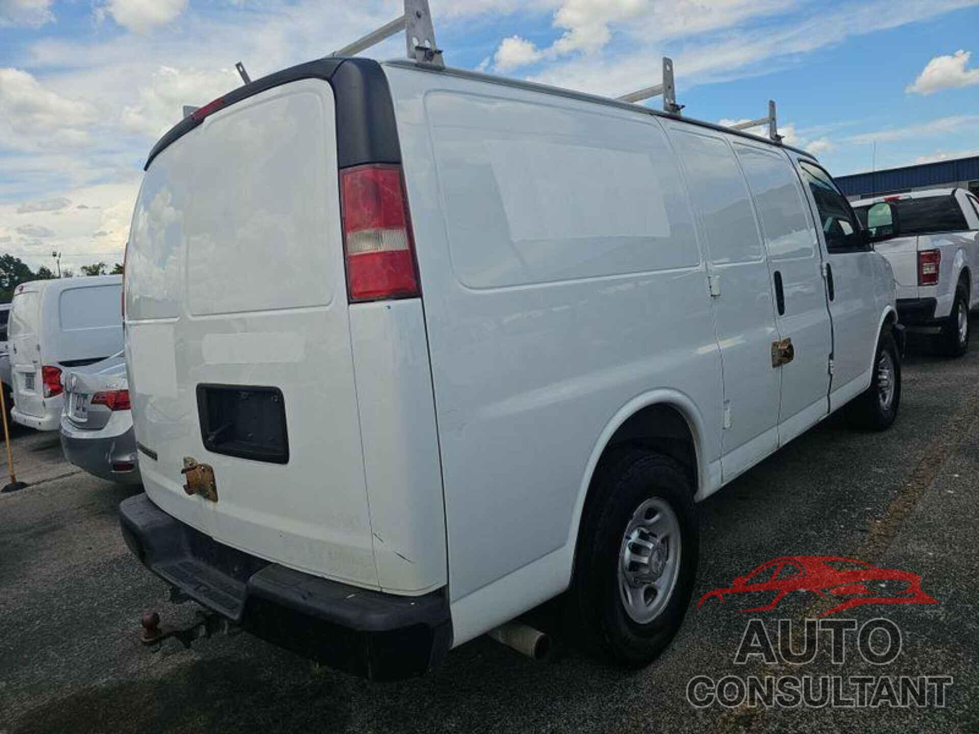 CHEVROLET EXPRESS G2500 2017 - 1GCWGAFF5H1290524
