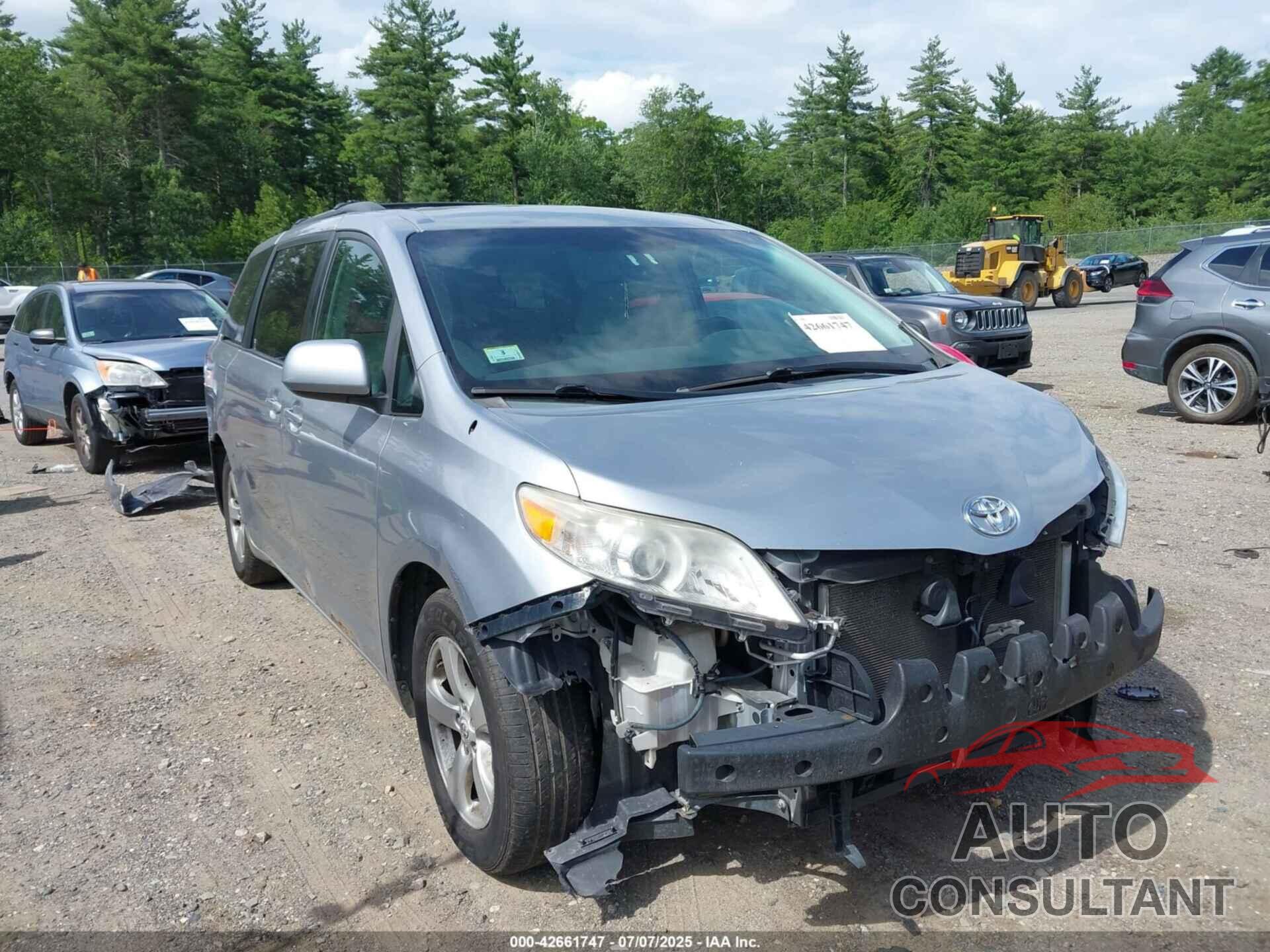 TOYOTA SIENNA 2011 - 5TDKK3DC5BS074331