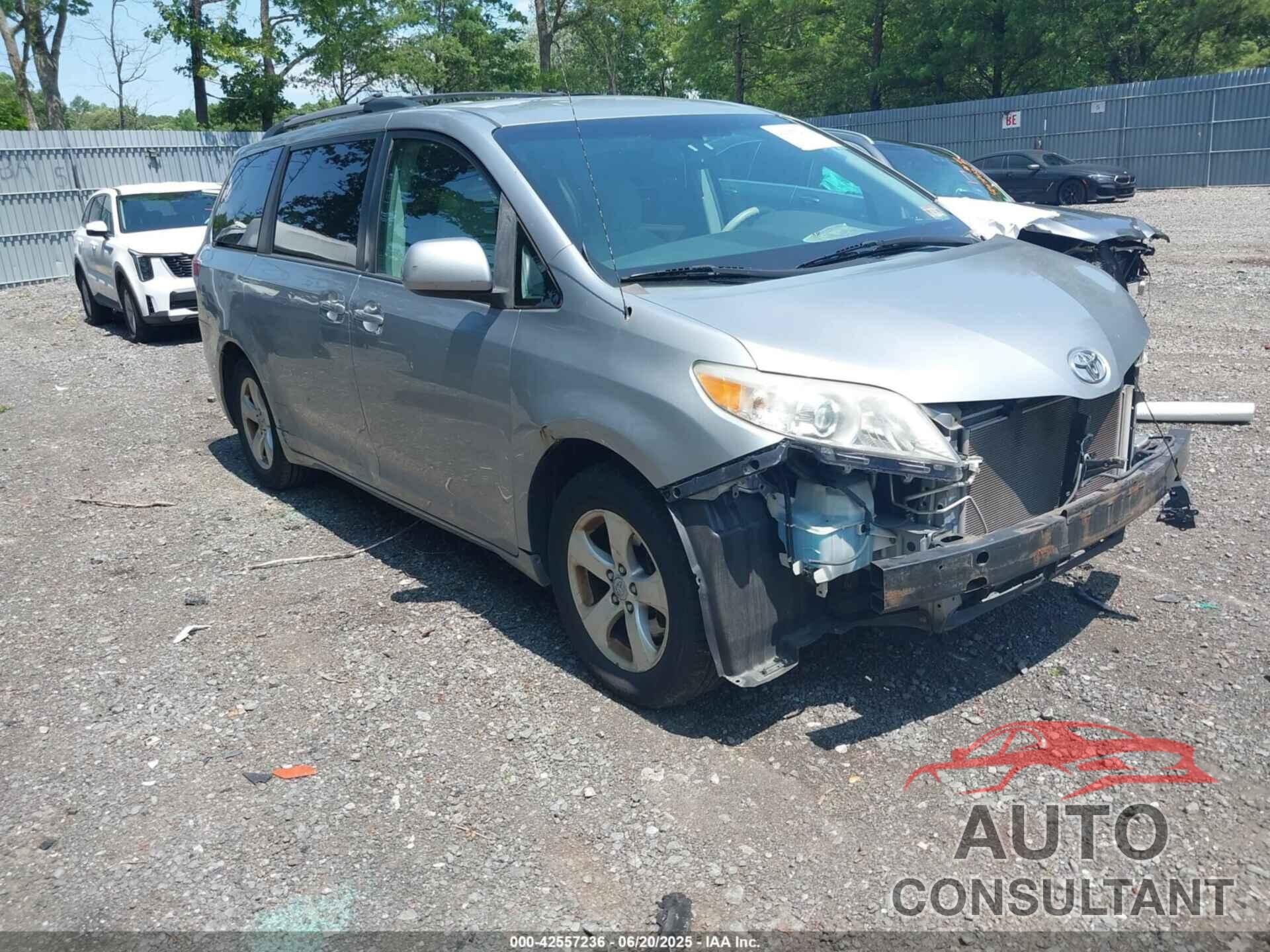 TOYOTA SIENNA 2011 - 5TDKK3DC9BS122140