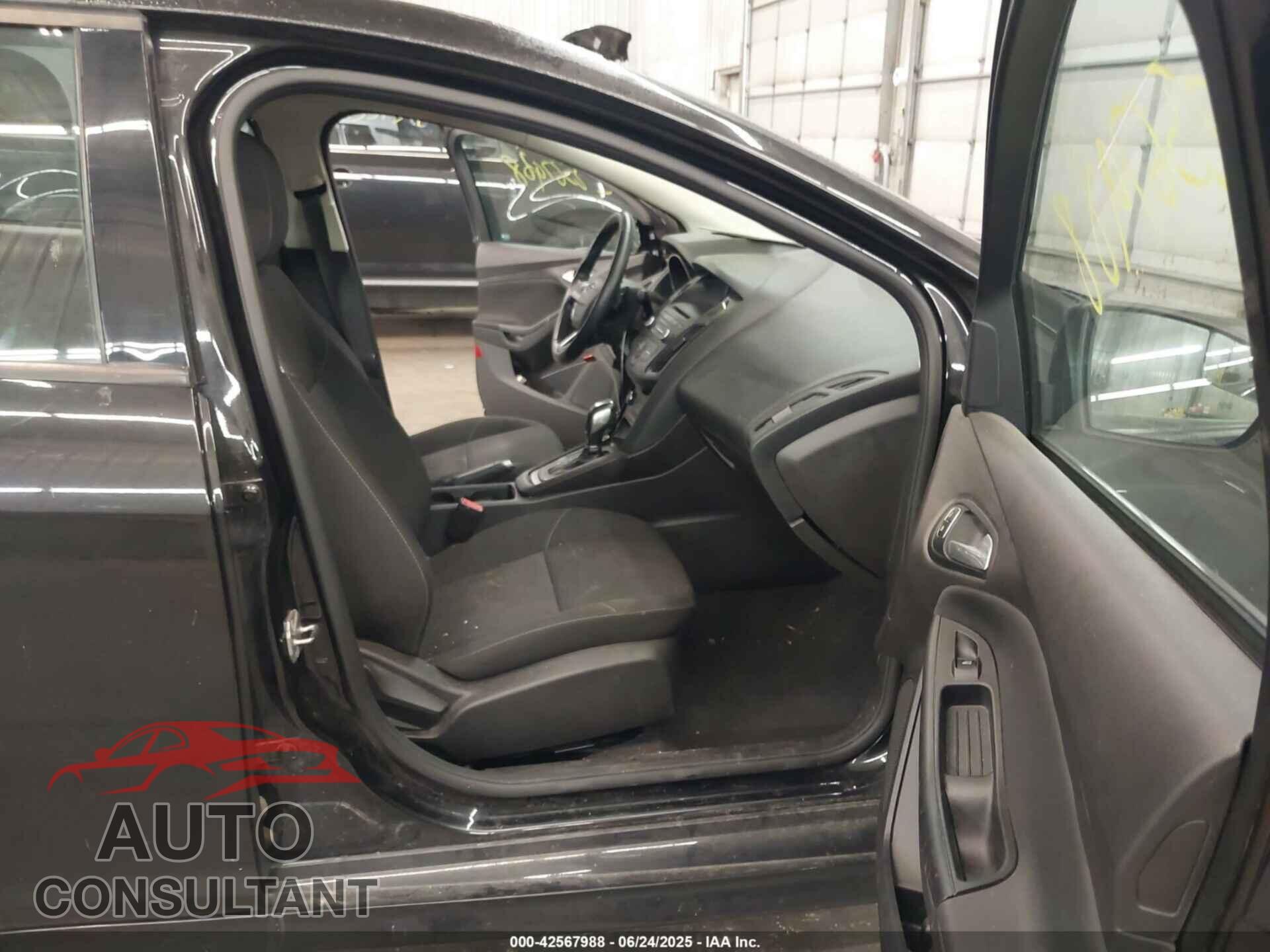 FORD FOCUS 2015 - 1FADP3F23FL241149