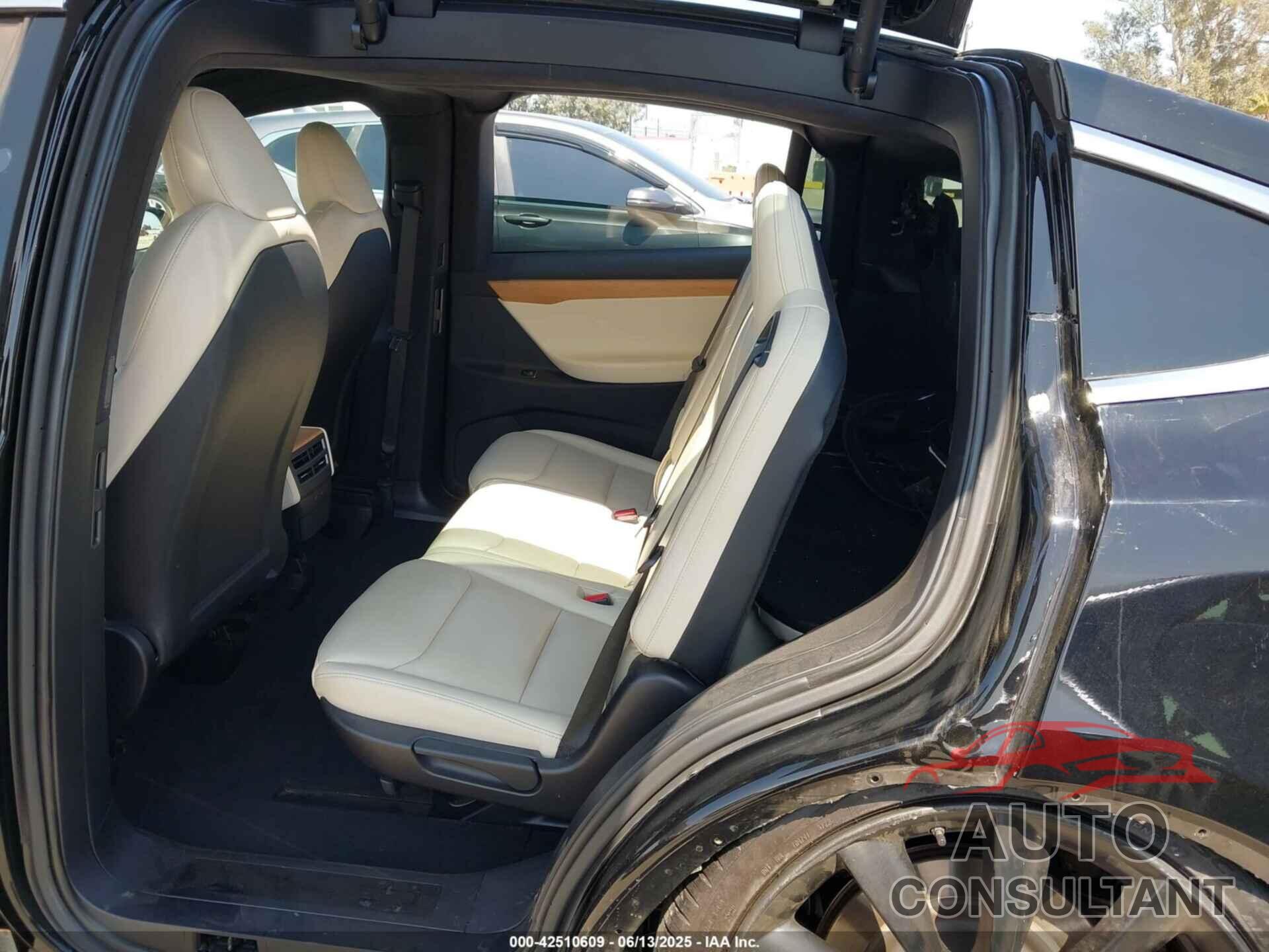 TESLA MODEL X 2020 - 5YJXCAE28LF248332