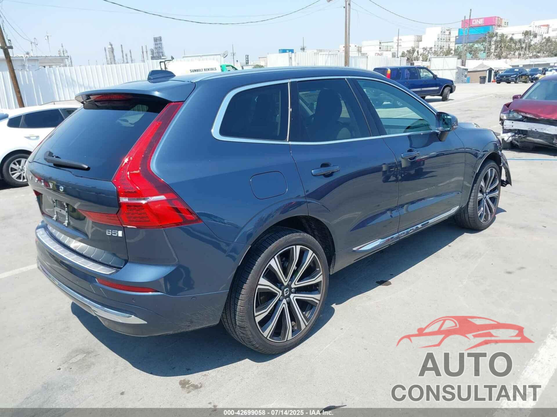 VOLVO XC60 2023 - YV4L12DA8P1226720