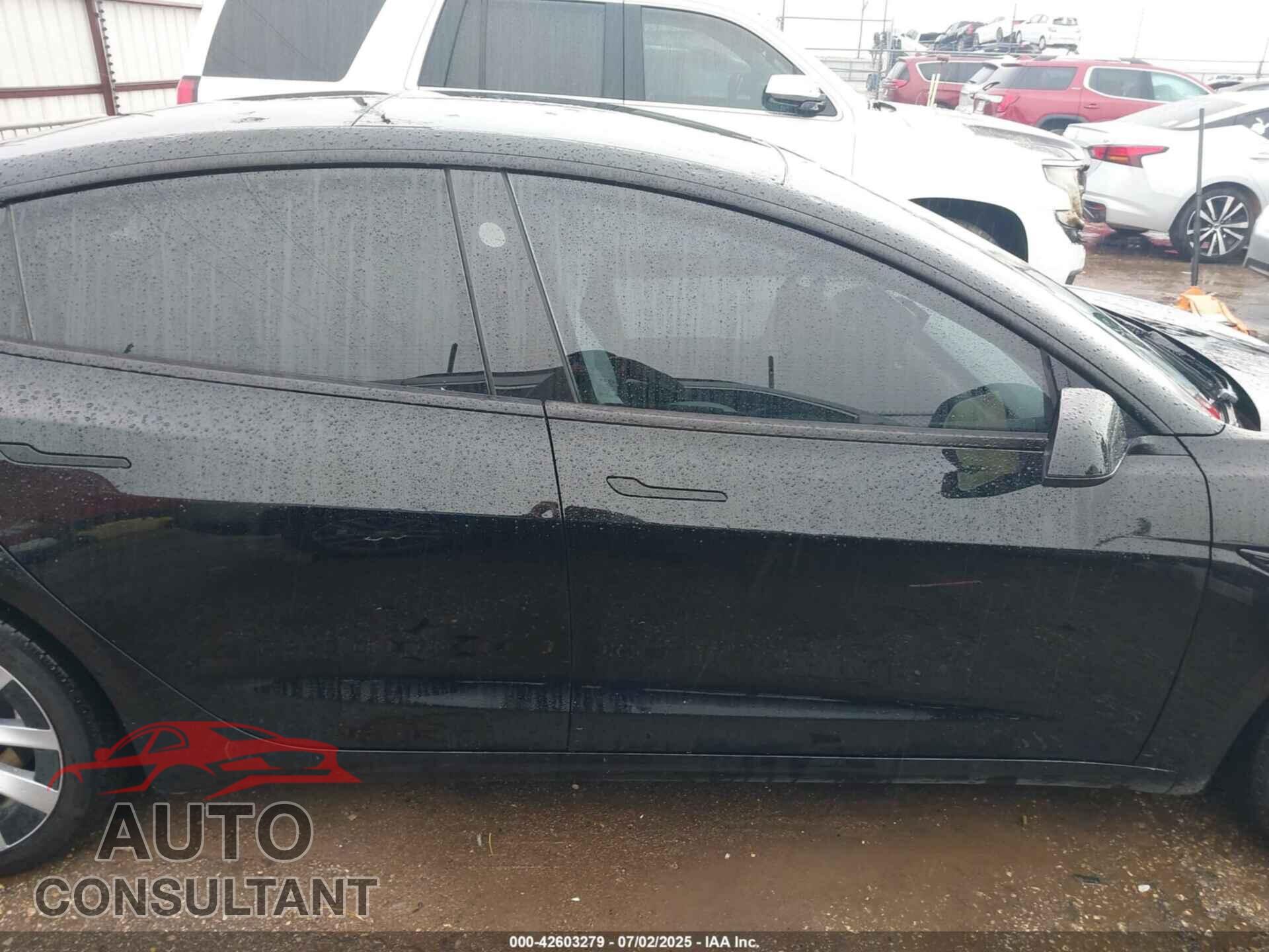 TESLA MODEL 3 2024 - 5YJ3E1EA8RF836563