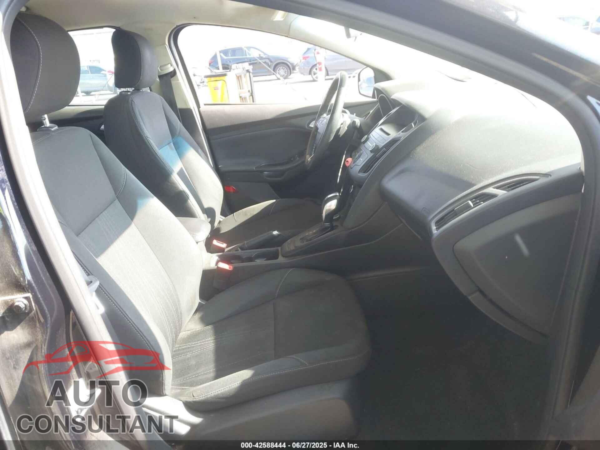 FORD FOCUS 2016 - 1FADP3F21GL246402