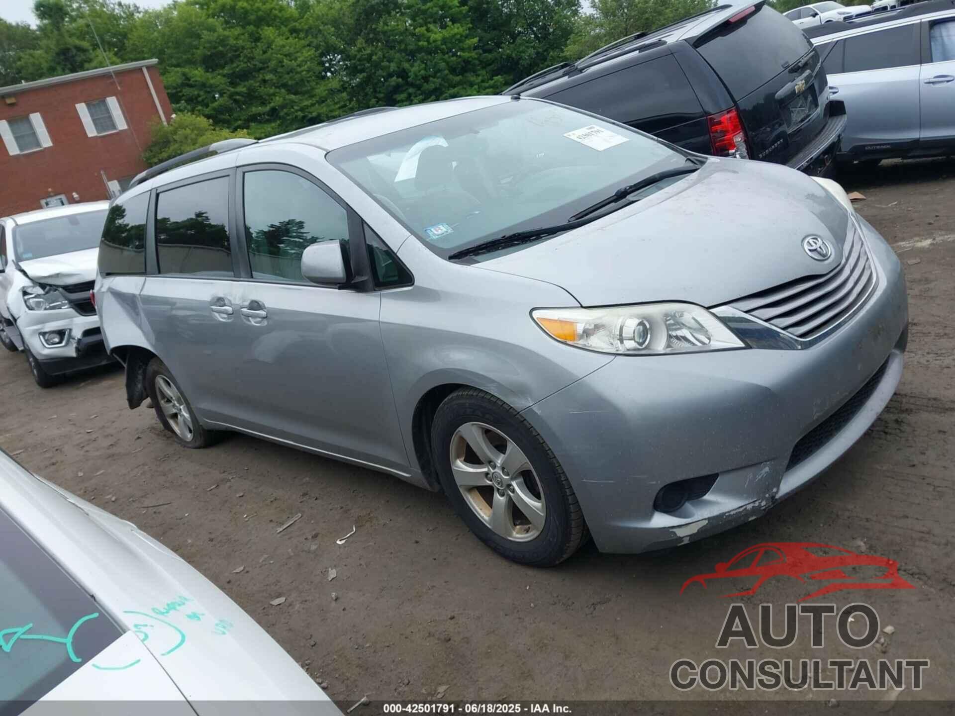 TOYOTA SIENNA 2015 - 5TDKK3DC0FS588089