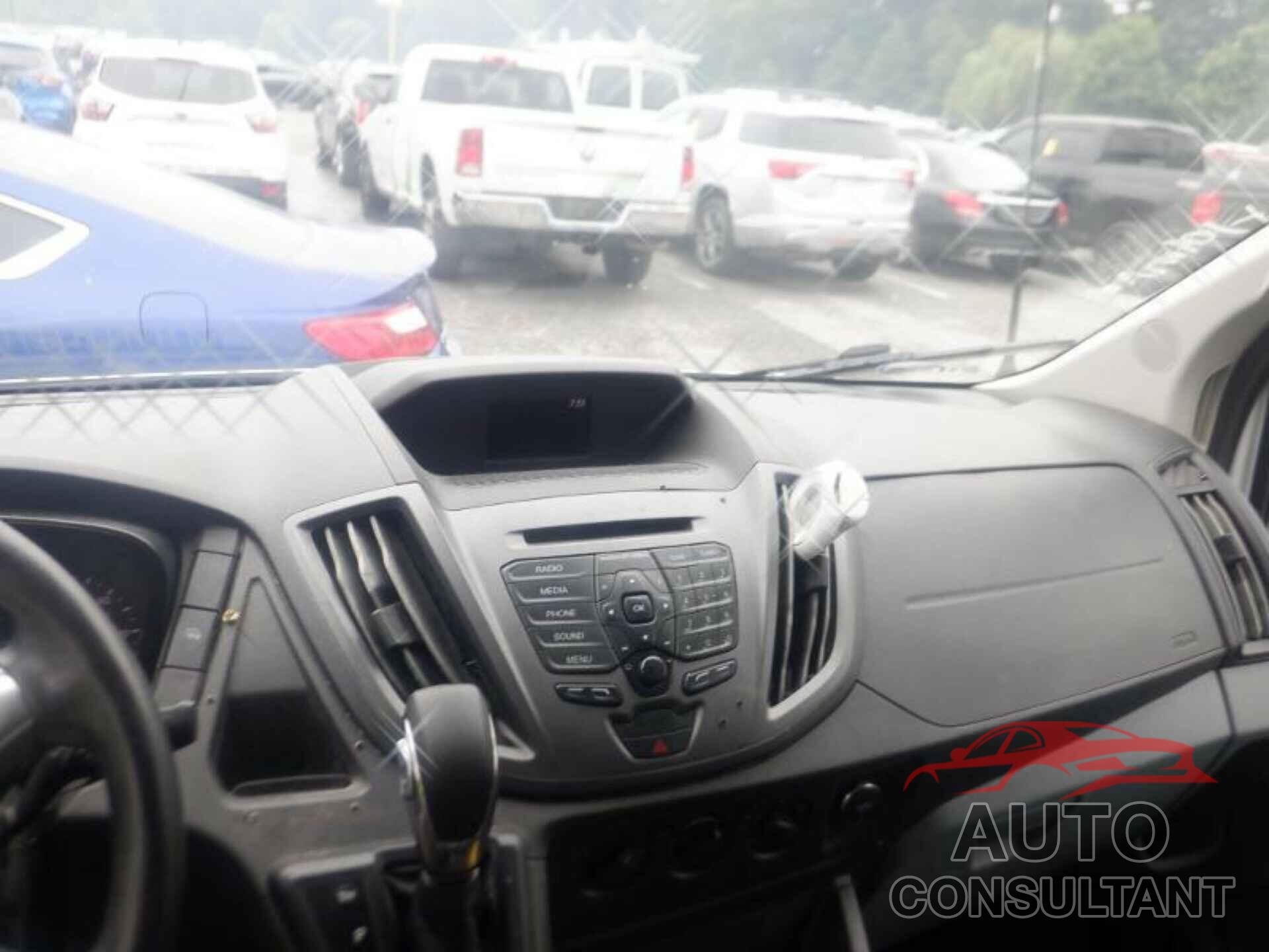 FORD TRANSIT 2017 - 1FTYR1YM8HKB19243