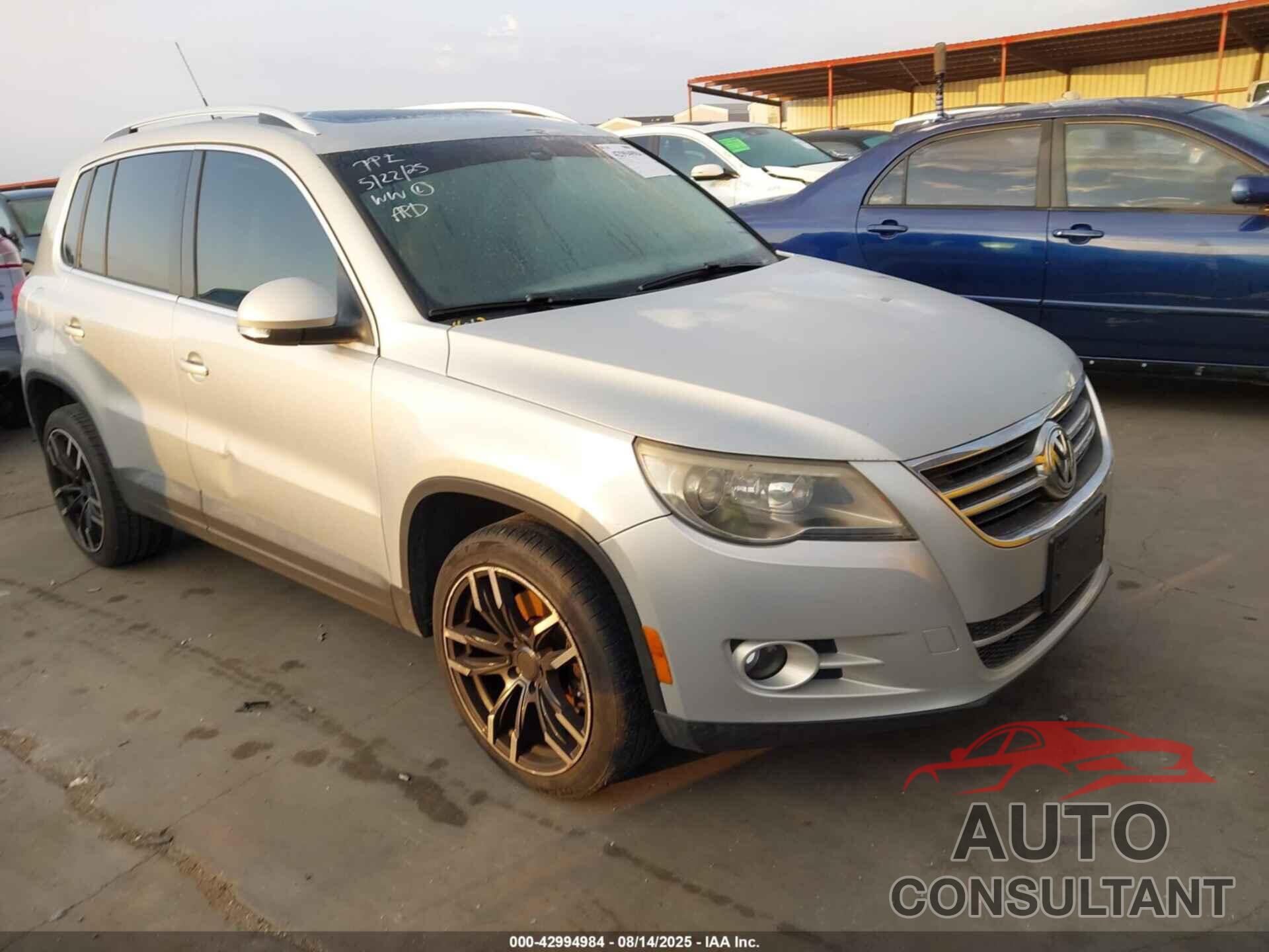 VOLKSWAGEN TIGUAN 2011 - WVGAV7AX0BW504313