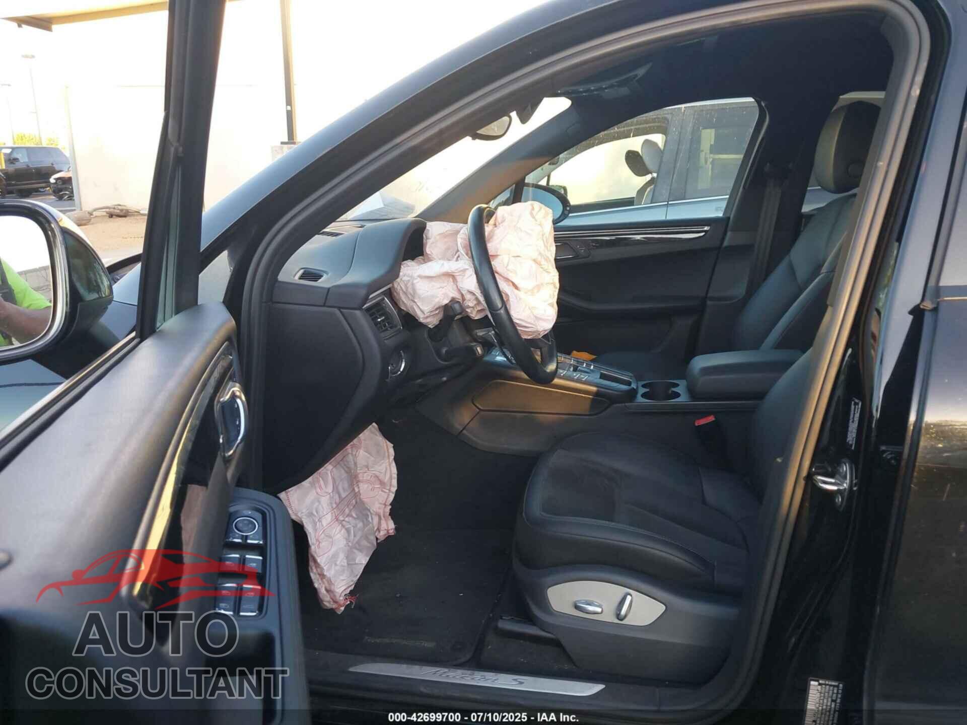 PORSCHE MACAN 2015 - WP1AB2A57FLB57731