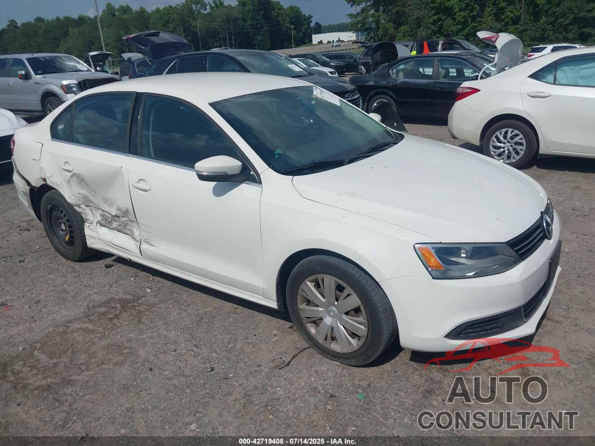 VOLKSWAGEN JETTA 2013 - 3VWDP7AJXDM215575