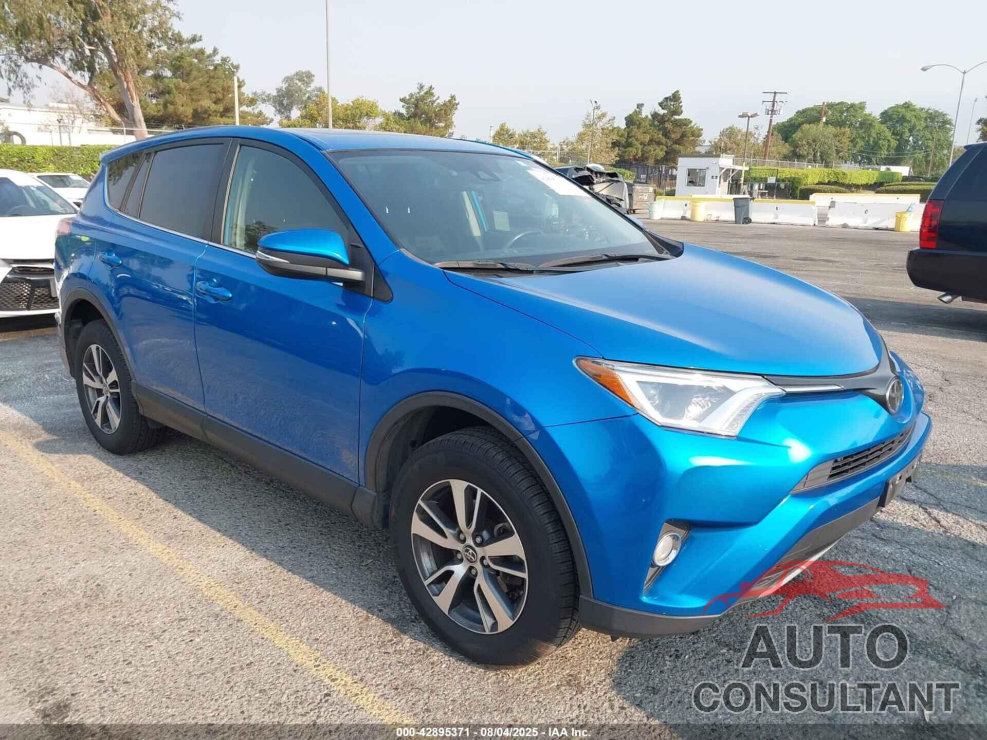TOYOTA RAV4 2017 - JTMWFREV7HJ144670