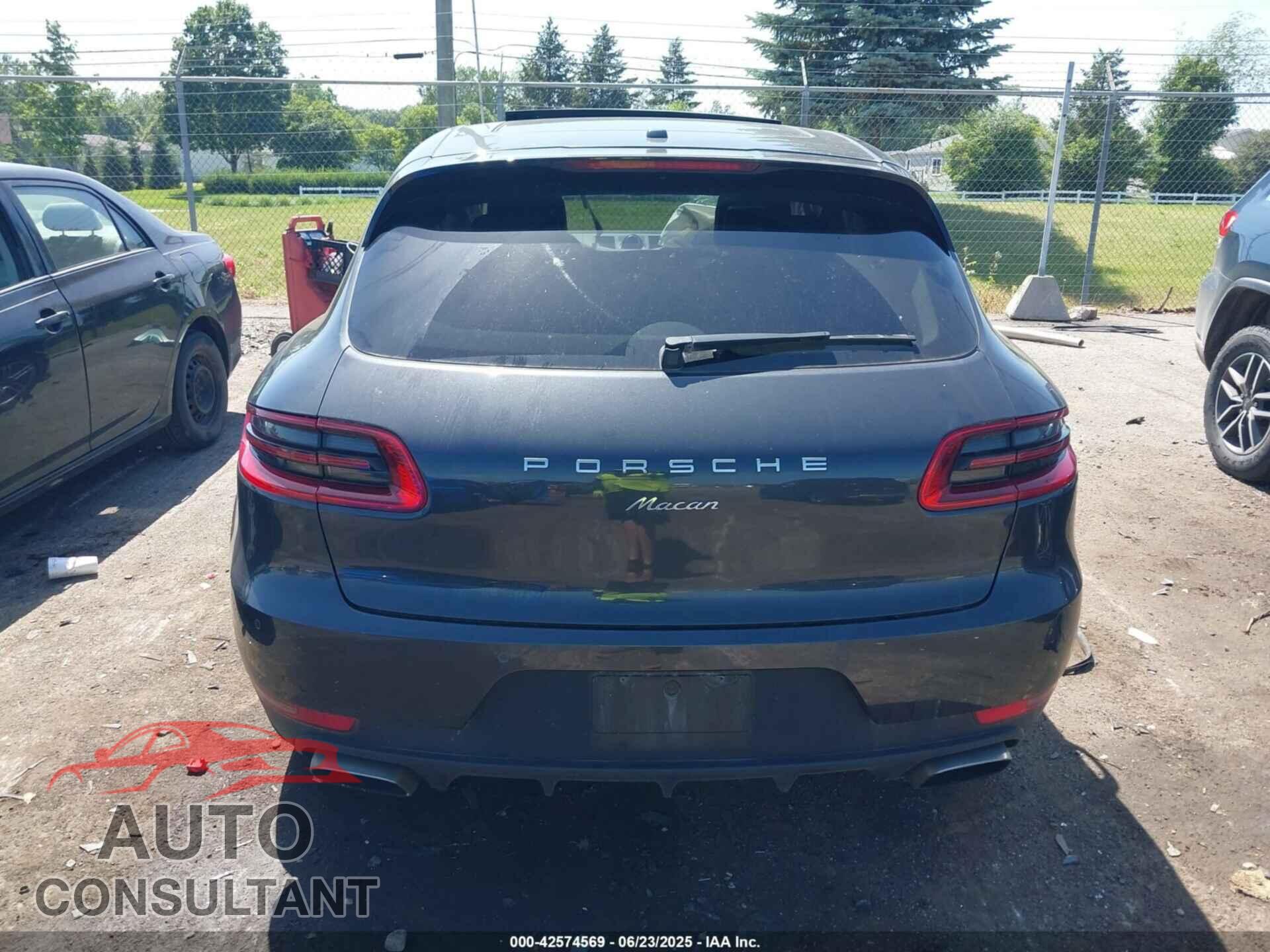 PORSCHE MACAN 2017 - WP1AA2A58HLB01772
