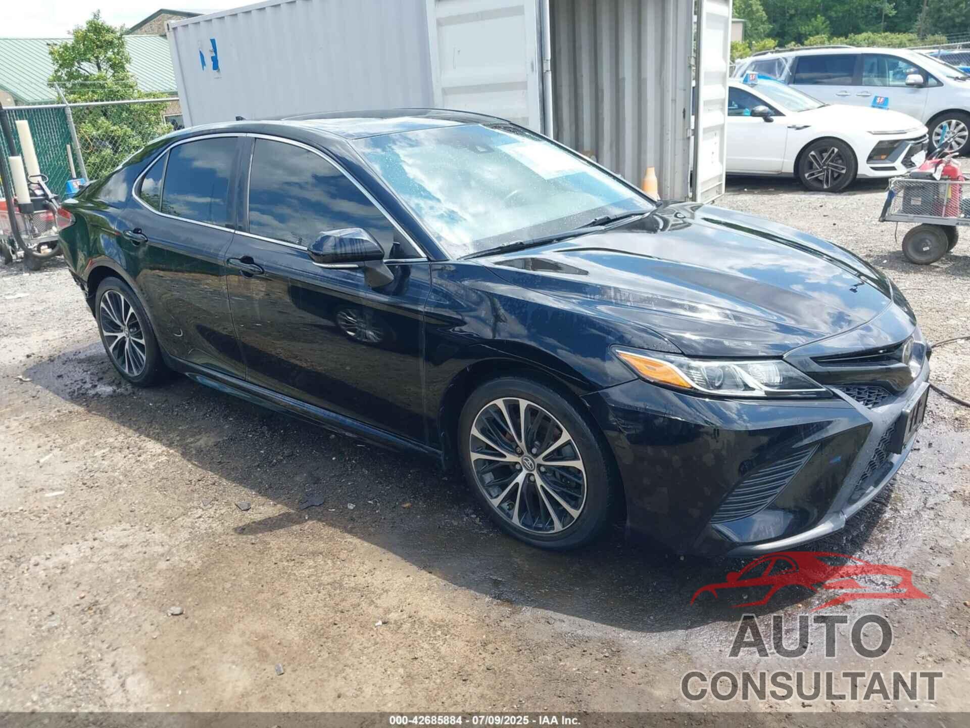 TOYOTA CAMRY 2018 - 4T1B11HK7JU623011