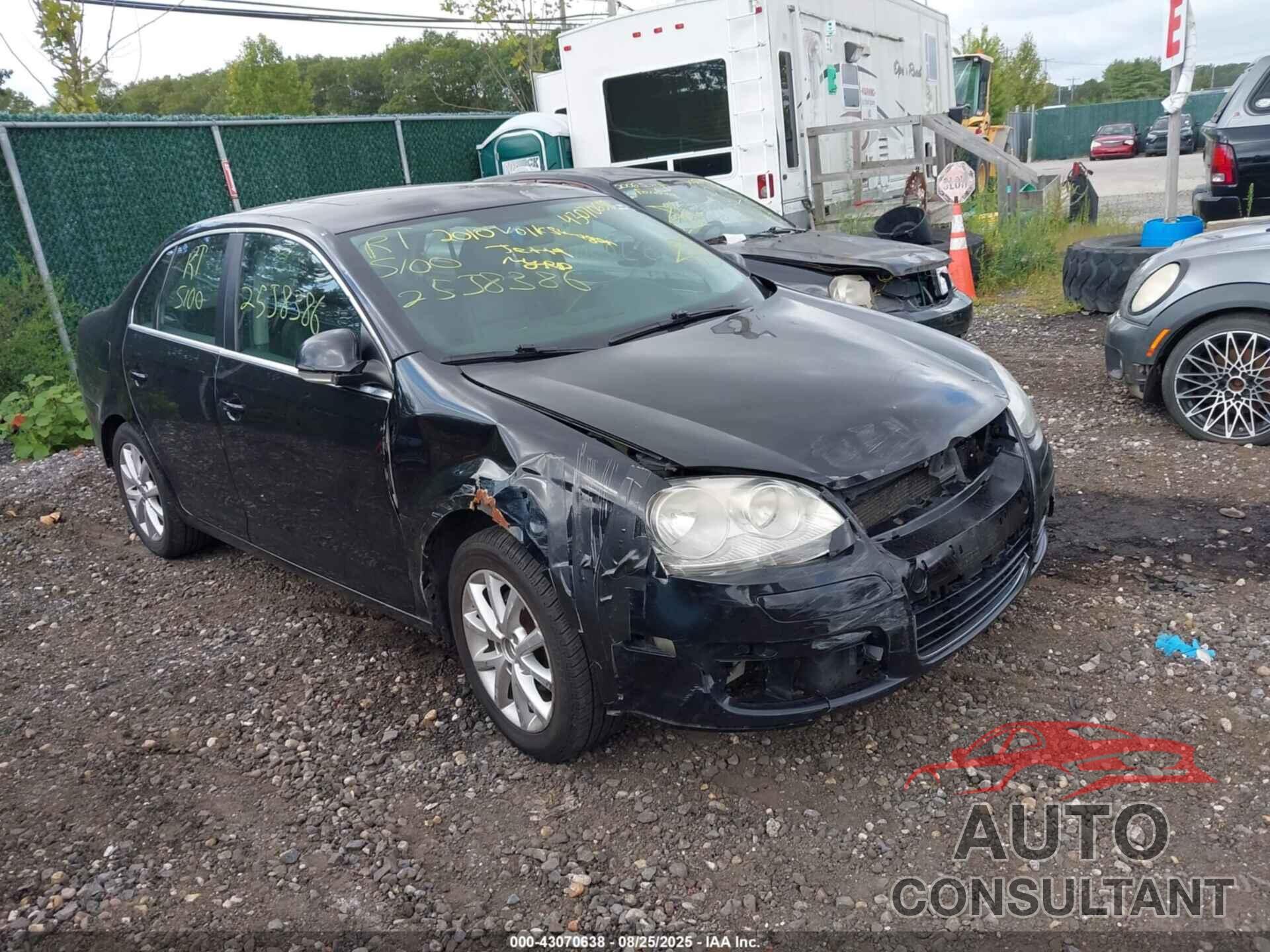 VOLKSWAGEN JETTA 2010 - 3VWRZ7AJ7AM047955