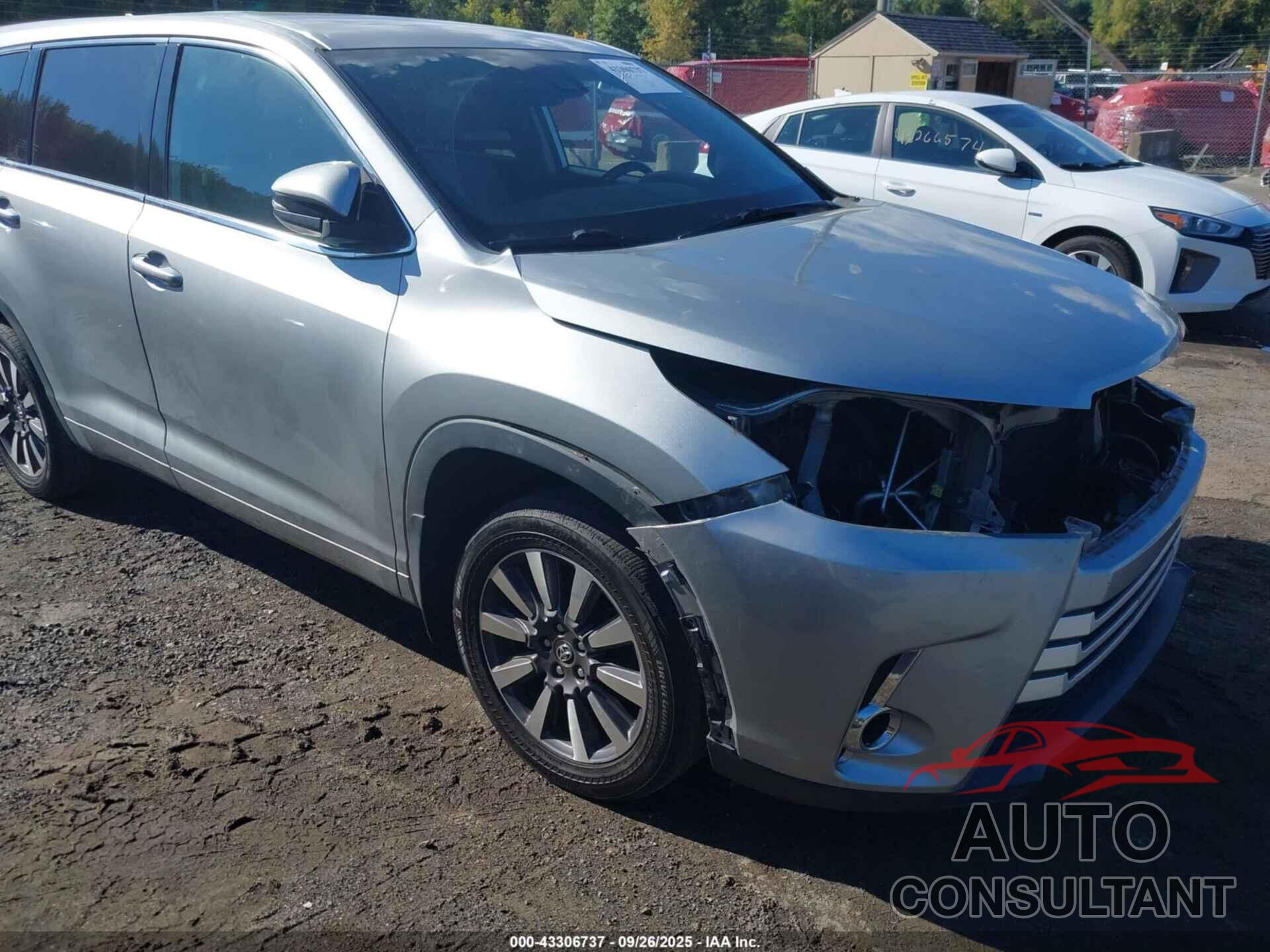 TOYOTA HIGHLANDER 2018 - 5TDBZRFH2JS801253