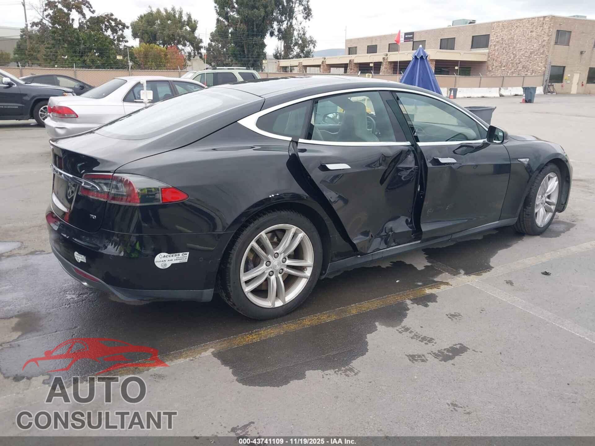 TESLA MODEL S 2015 - 5YJSA1E16FF107254