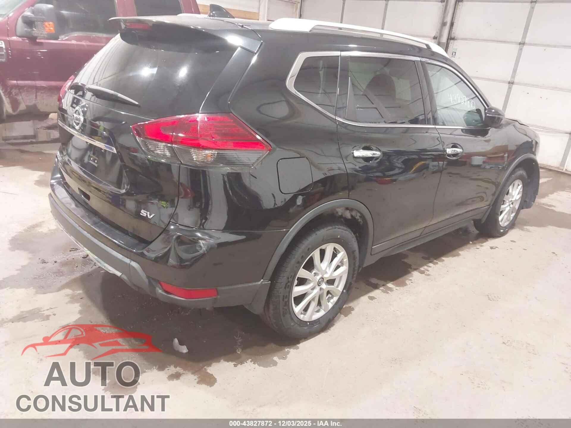NISSAN ROGUE 2017 - 5N1AT2MT0HC855525