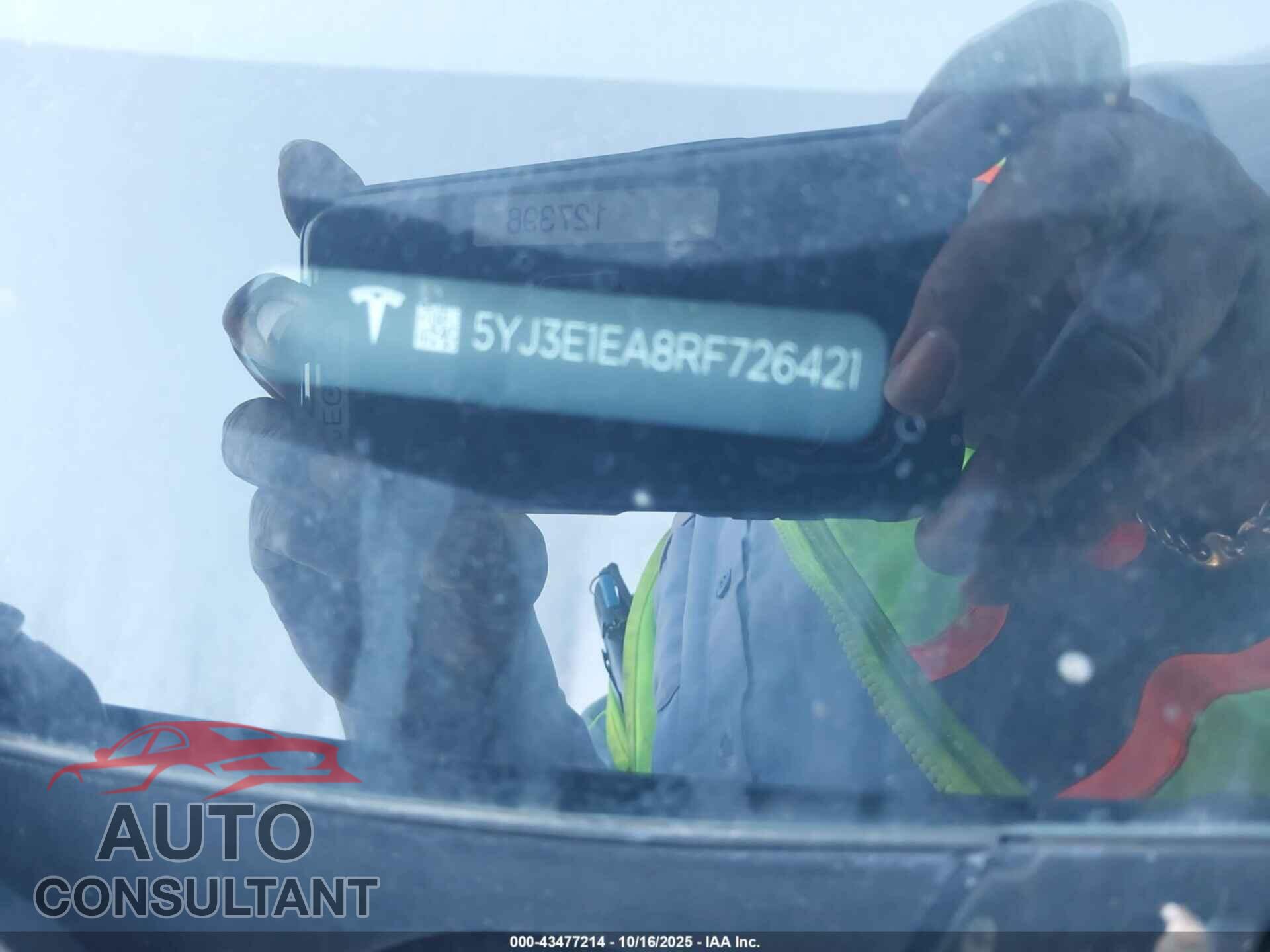 TESLA MODEL 3 2024 - 5YJ3E1EA8RF726421